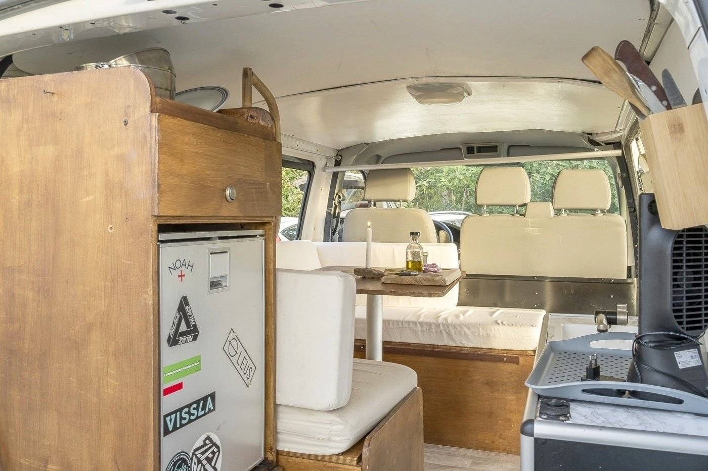 Coin repas Volkswagen T5 2 l 140 ch - Yescapa