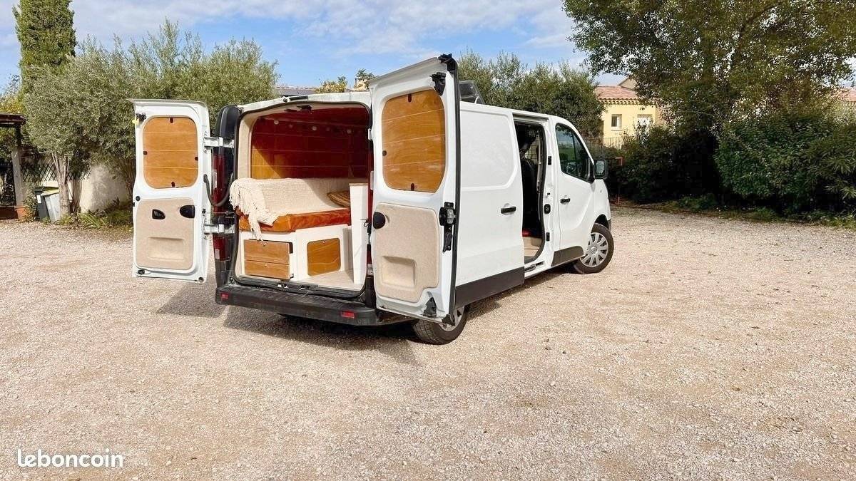ventoux van RENAULT TRAFIC III Grand Confort