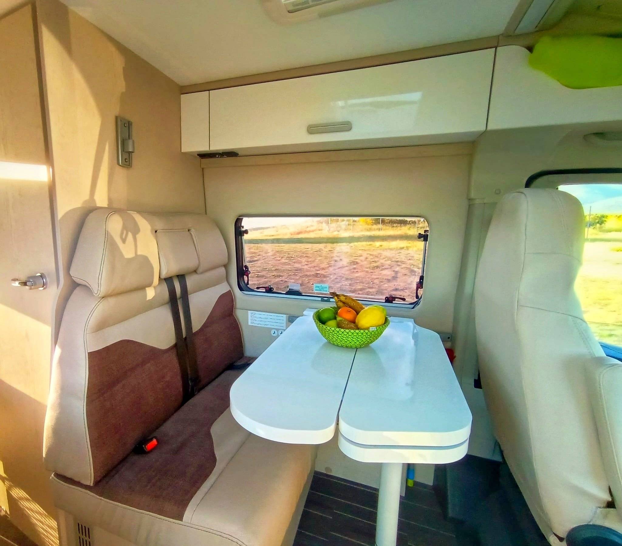 Dining Area Fiat Ducato 2.2 140 cv 2022 - Yescapa
