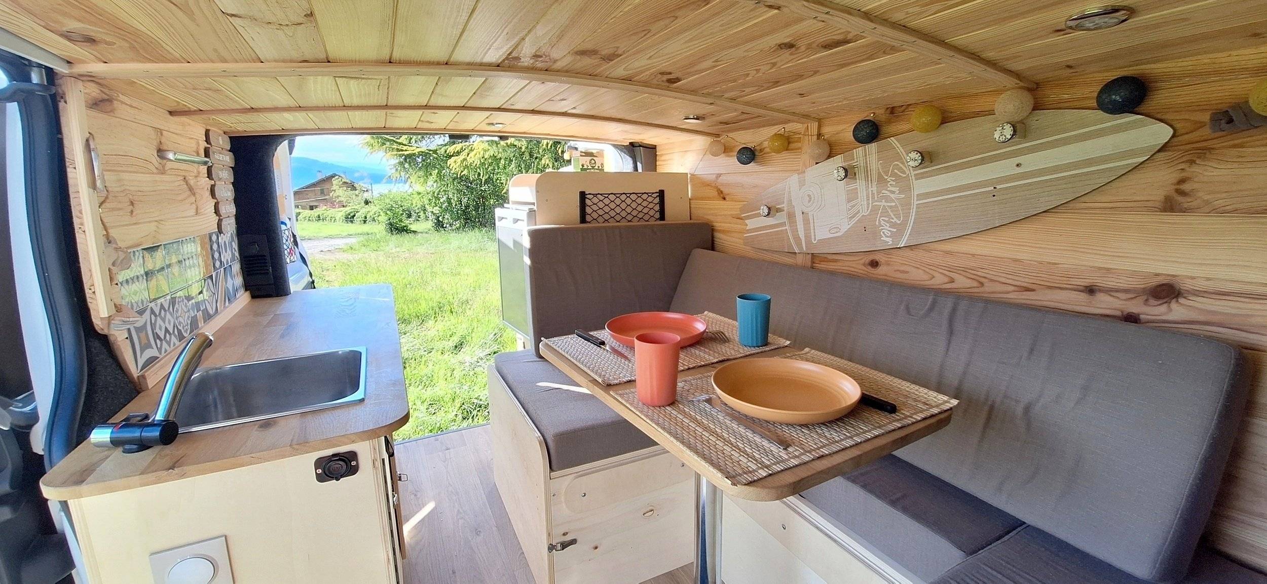 Dinette Renault Trafic 1,6 l 120 ch - Yescapa