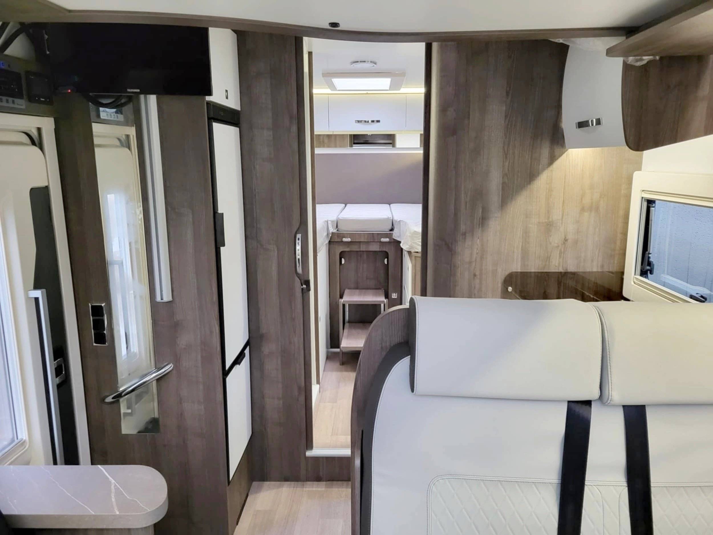 Benimar Cocoon 463 automaat