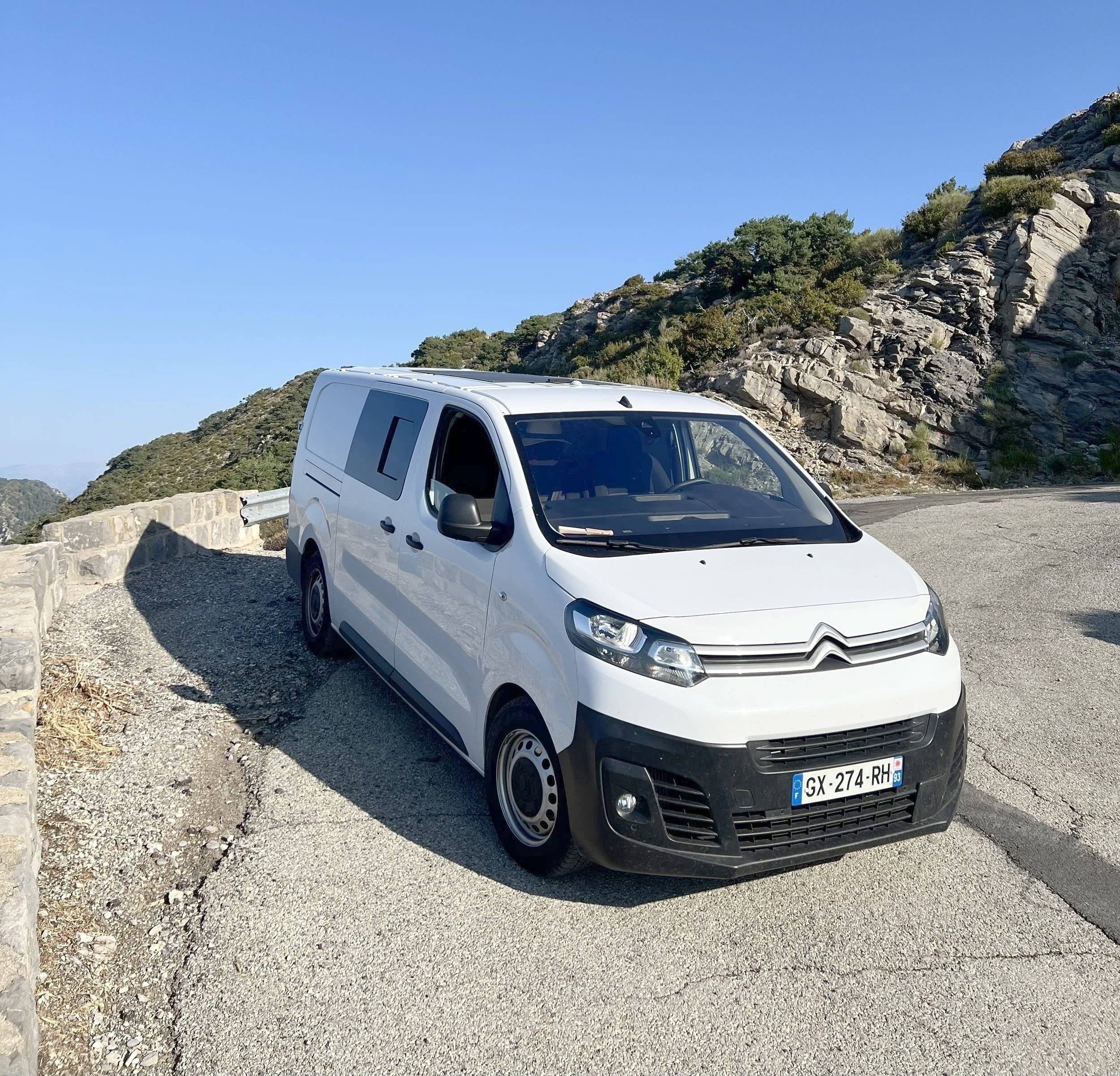 Vue avant de 3/4 Citroën Citroën jumpy - Yescapa