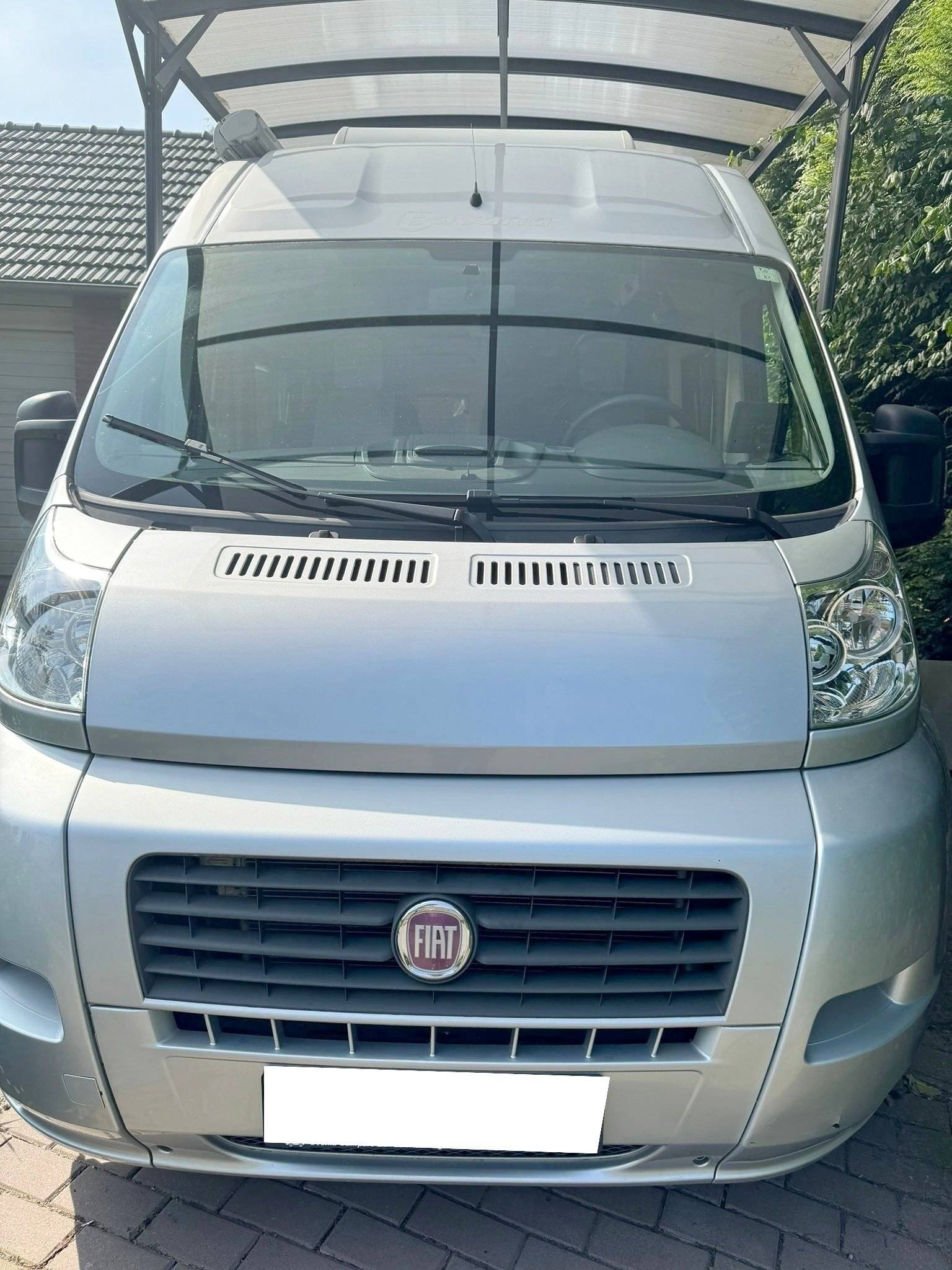 Front view from 3/4 Fiat - Yescapa