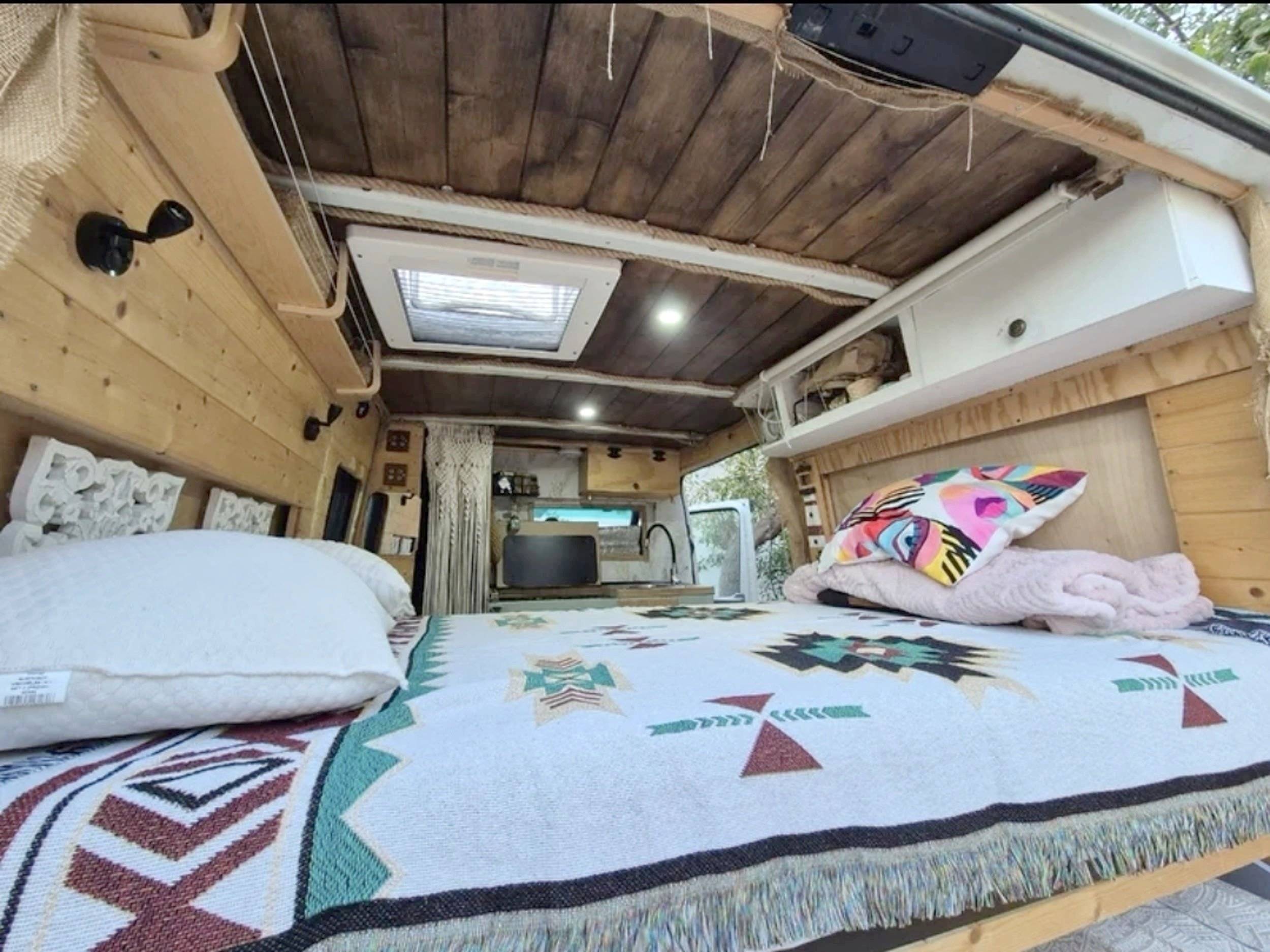 Couchages Volkswagen LT28 - Yescapa