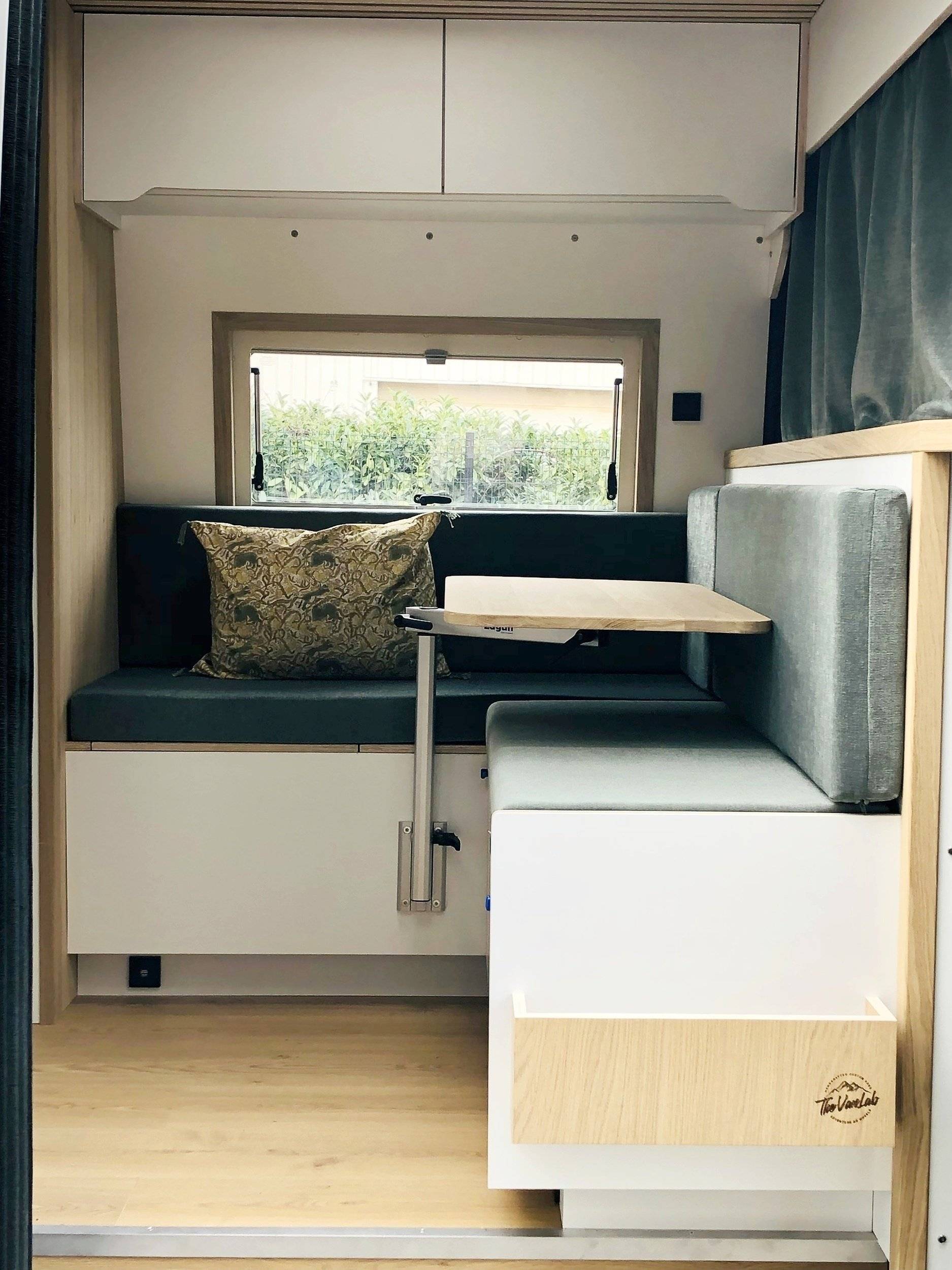 Comedor Mercedes Sprinter 2,2 l CDI 150 ch. - Yescapa