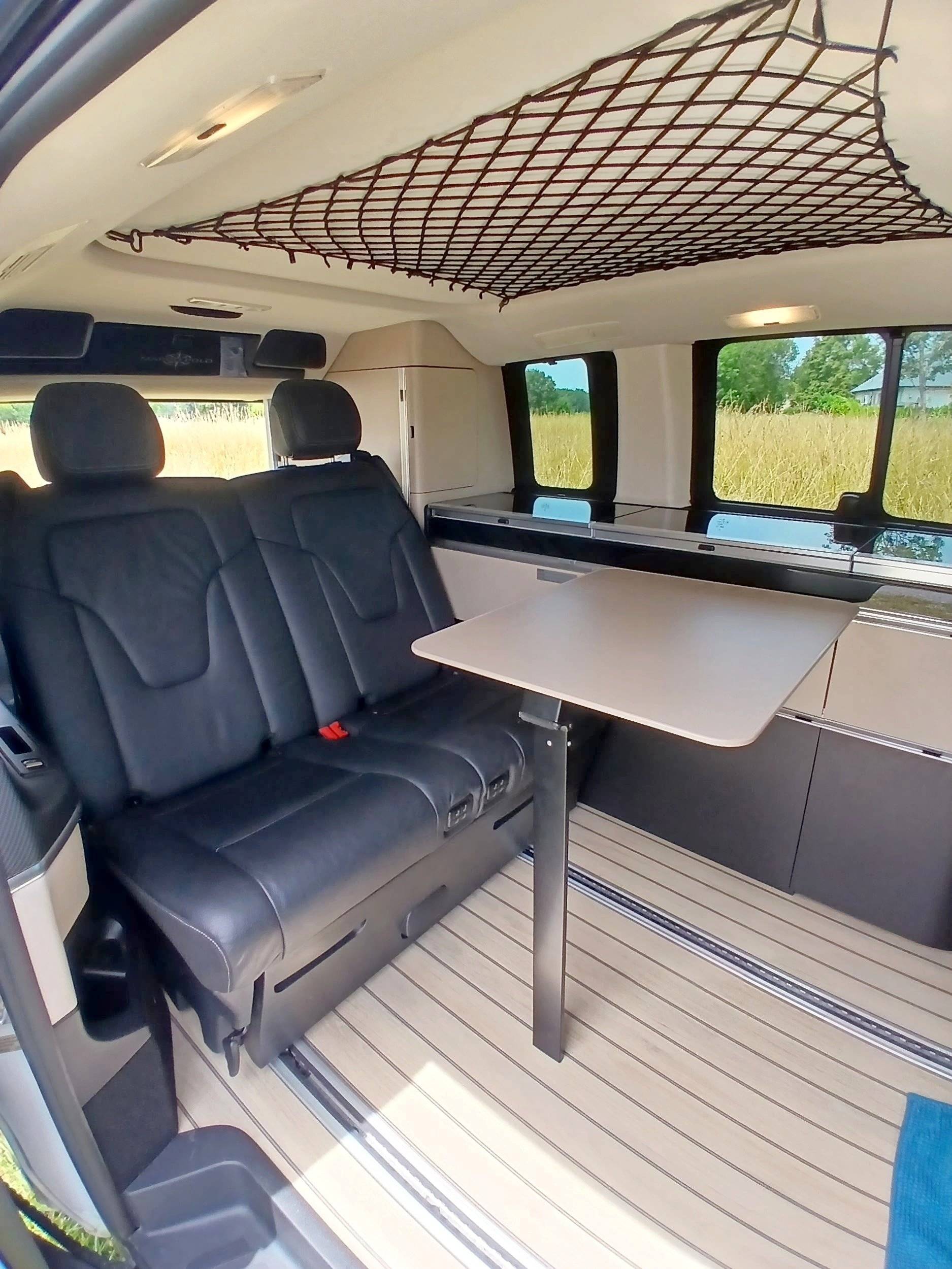 Área de jantar Mercedes Marco Polo boite auto - Yescapa