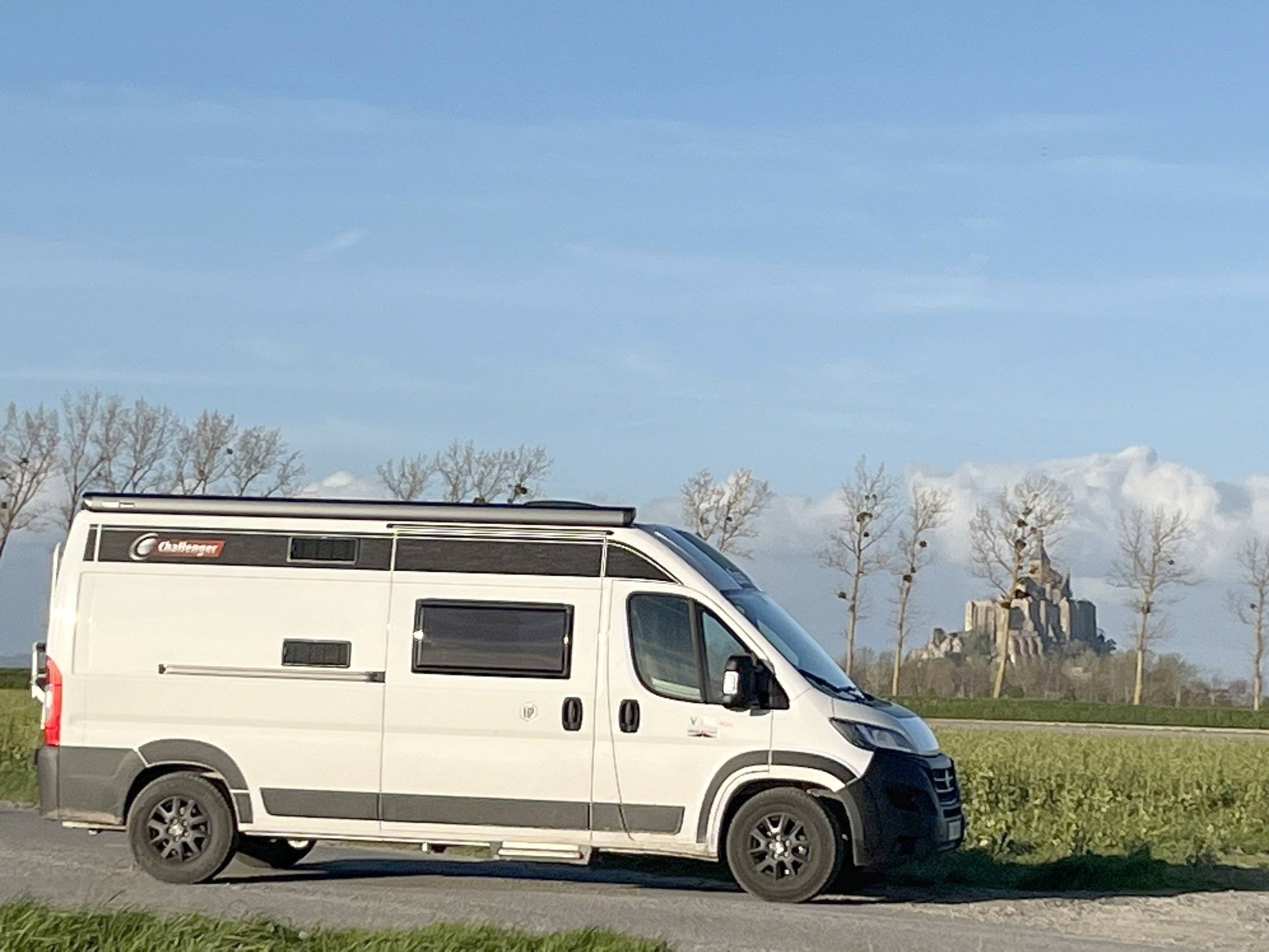 Vista de 3/4 Fiat 35 light 2,4 l 140 ch. - Yescapa