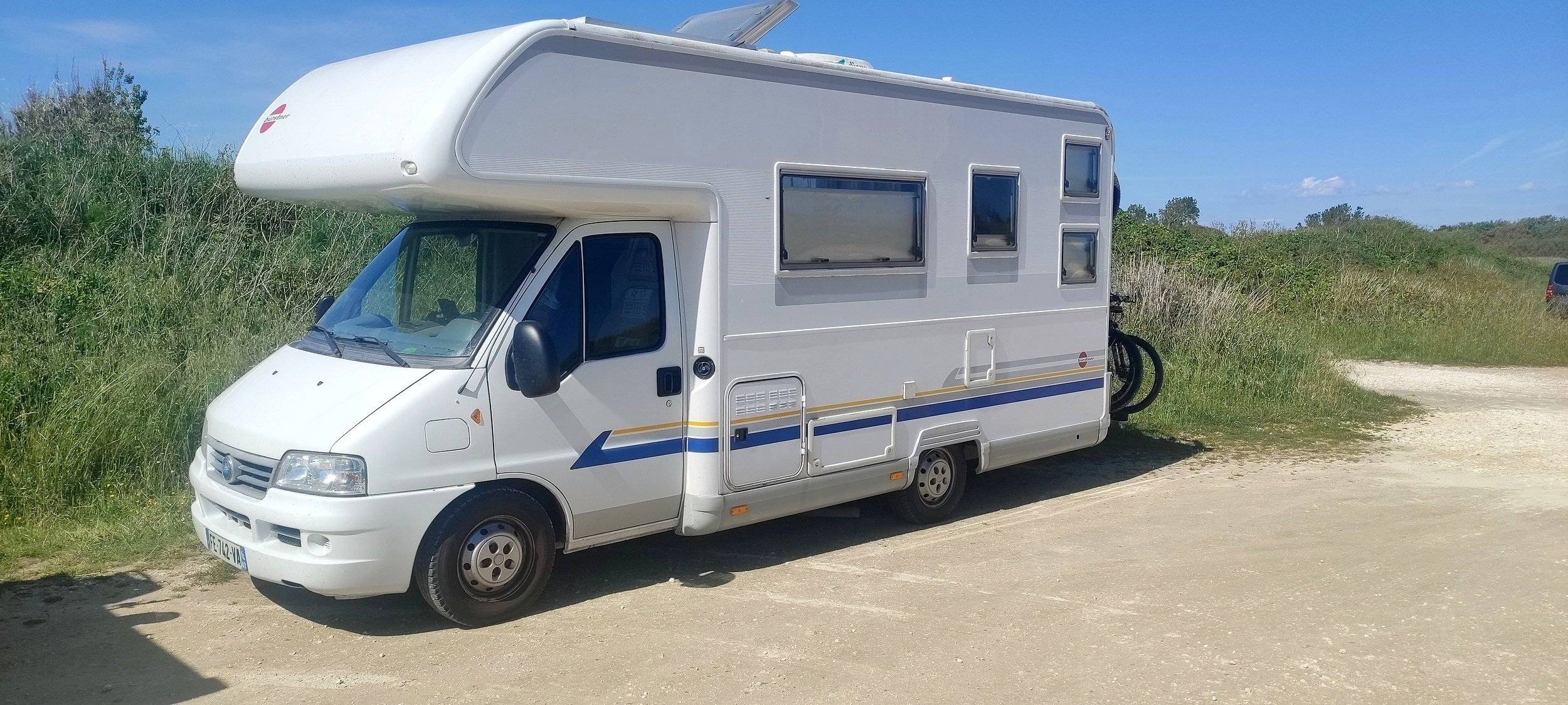 Vue avant de 3/4 Fiat Fiat ducato 2.8l JTD - Yescapa