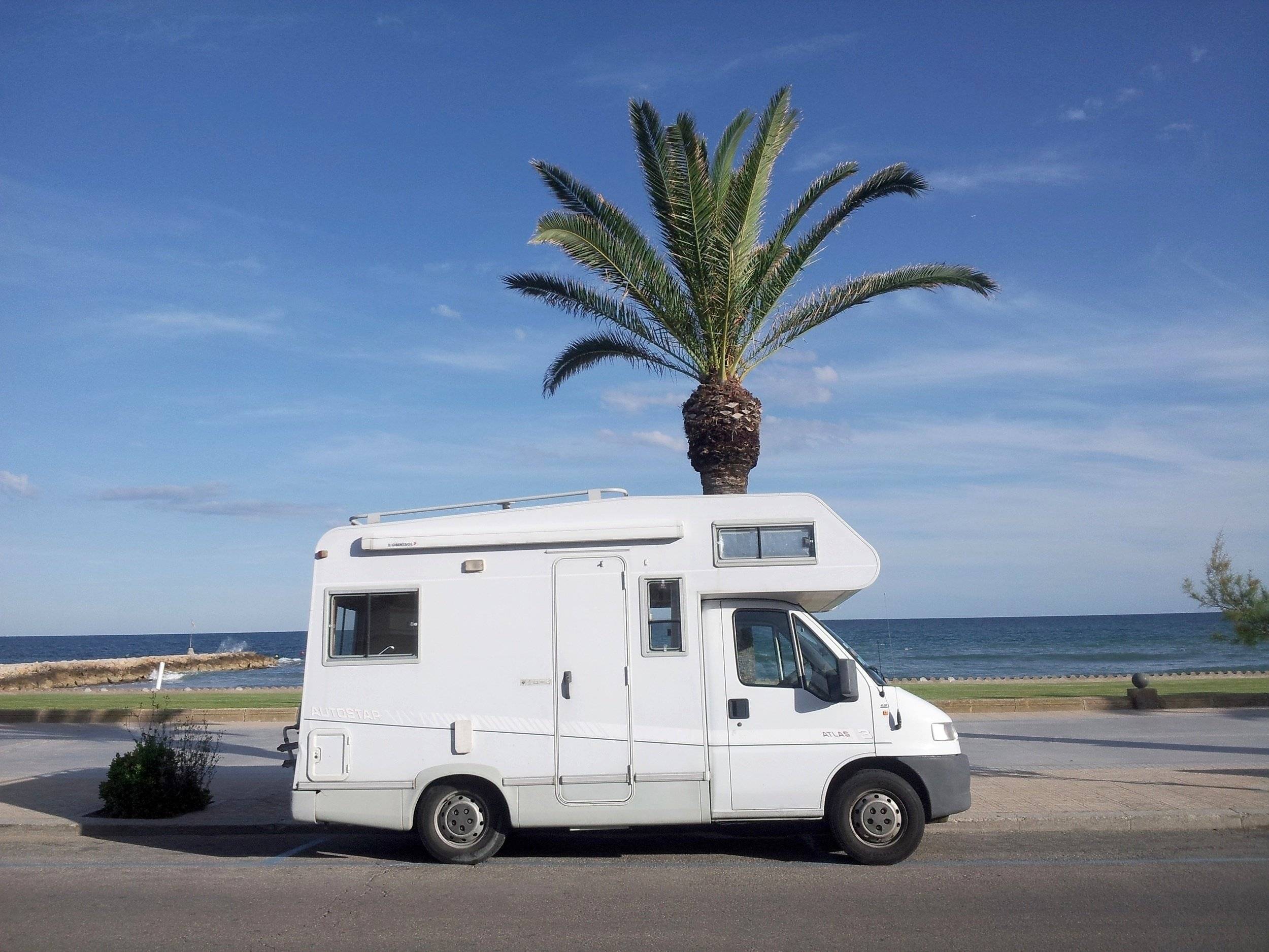 Front view from 3/4 Fiat Ducato 2.5D - Yescapa