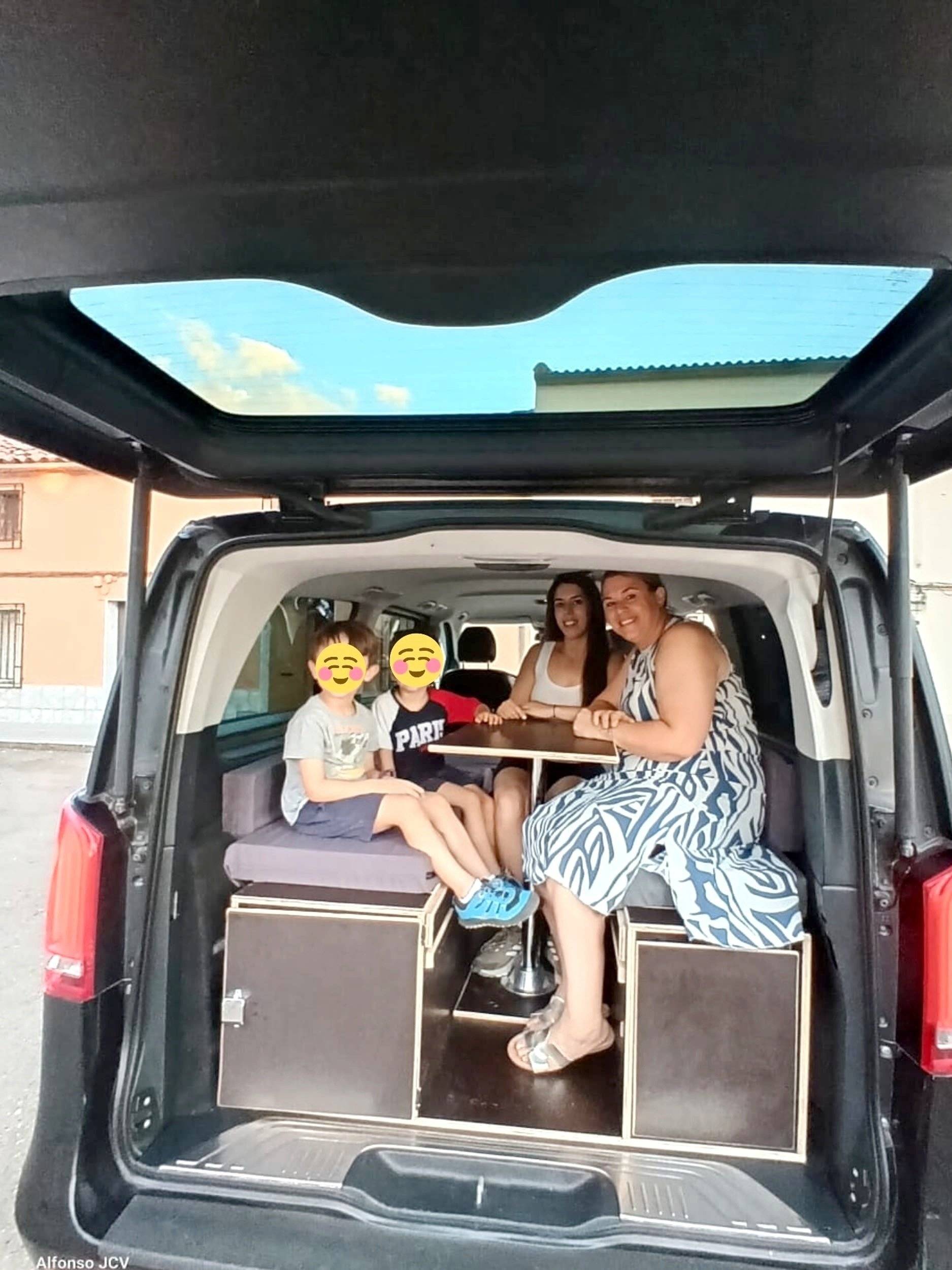 Mercedes V250