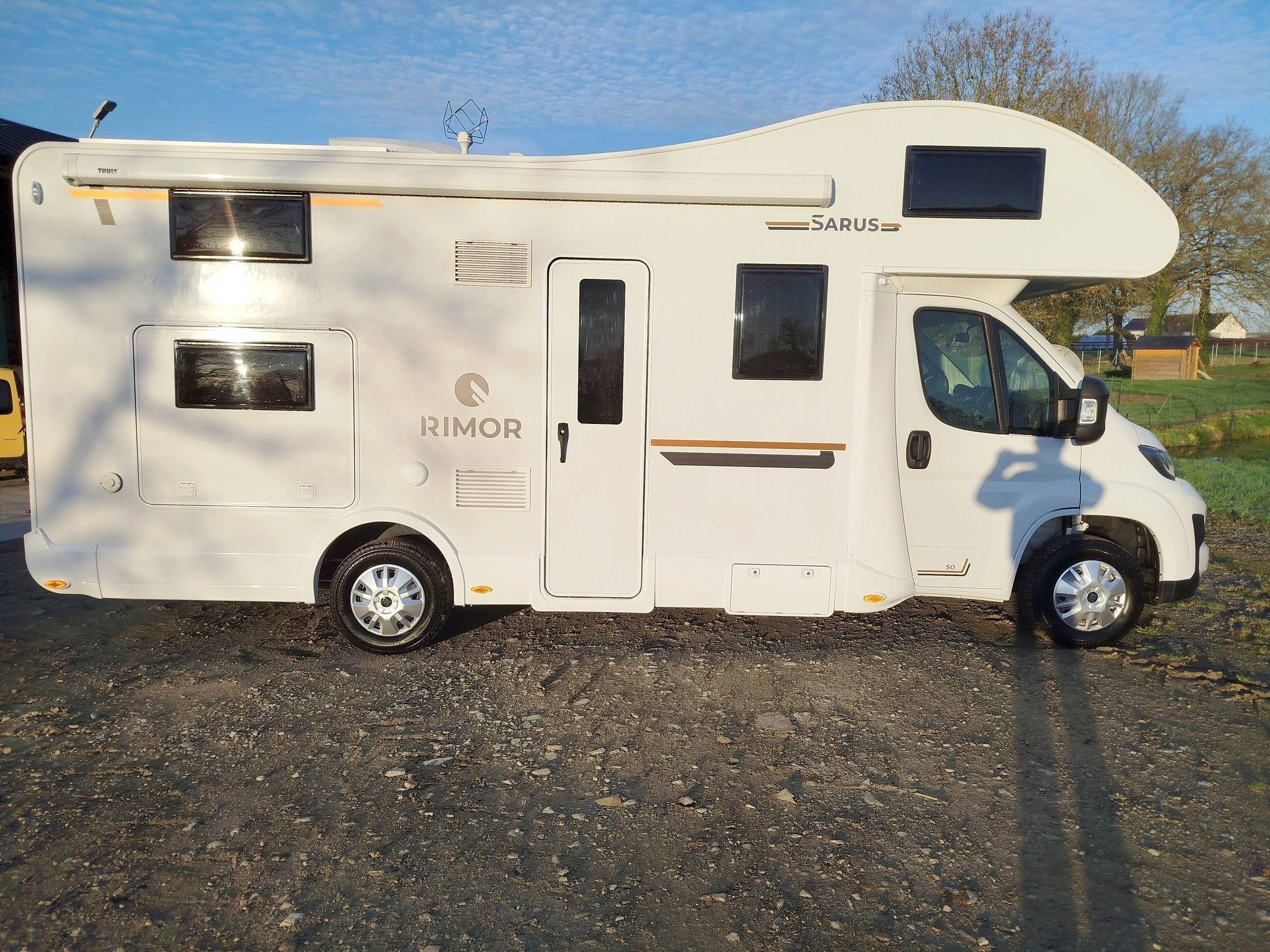 Vista del vehicle angle davanter  - Yescapa