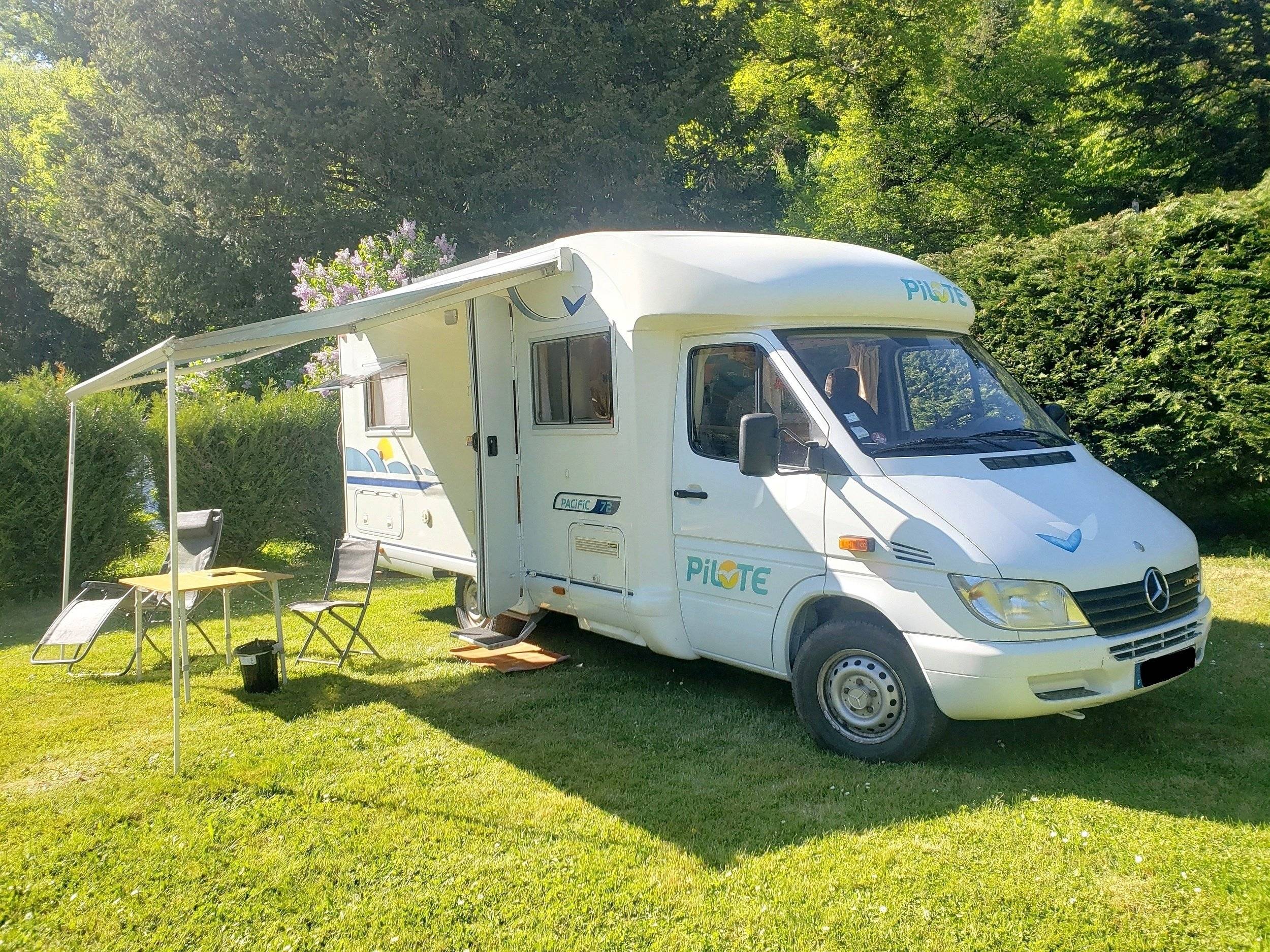 Vista del vehículo ángulo delantero  - Yescapa