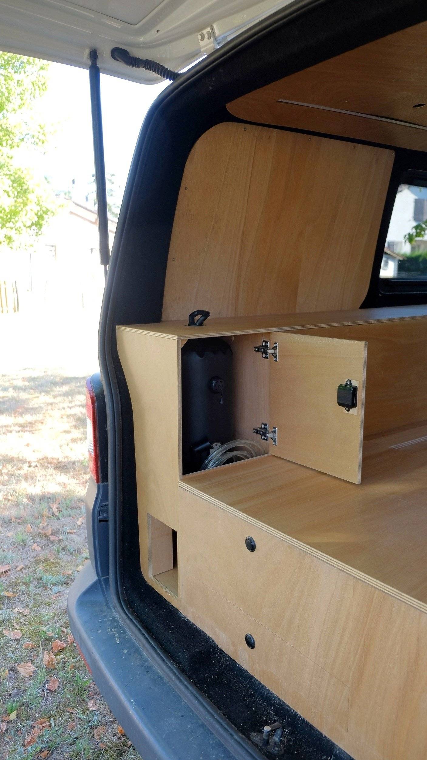 Volkswagen T5 2,0 l 102 ch