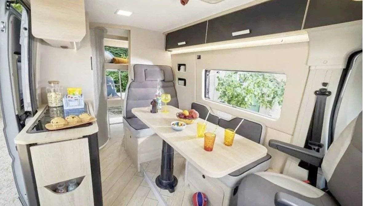 Coin repas Fiat Ducato 2.2 180ps - Yescapa