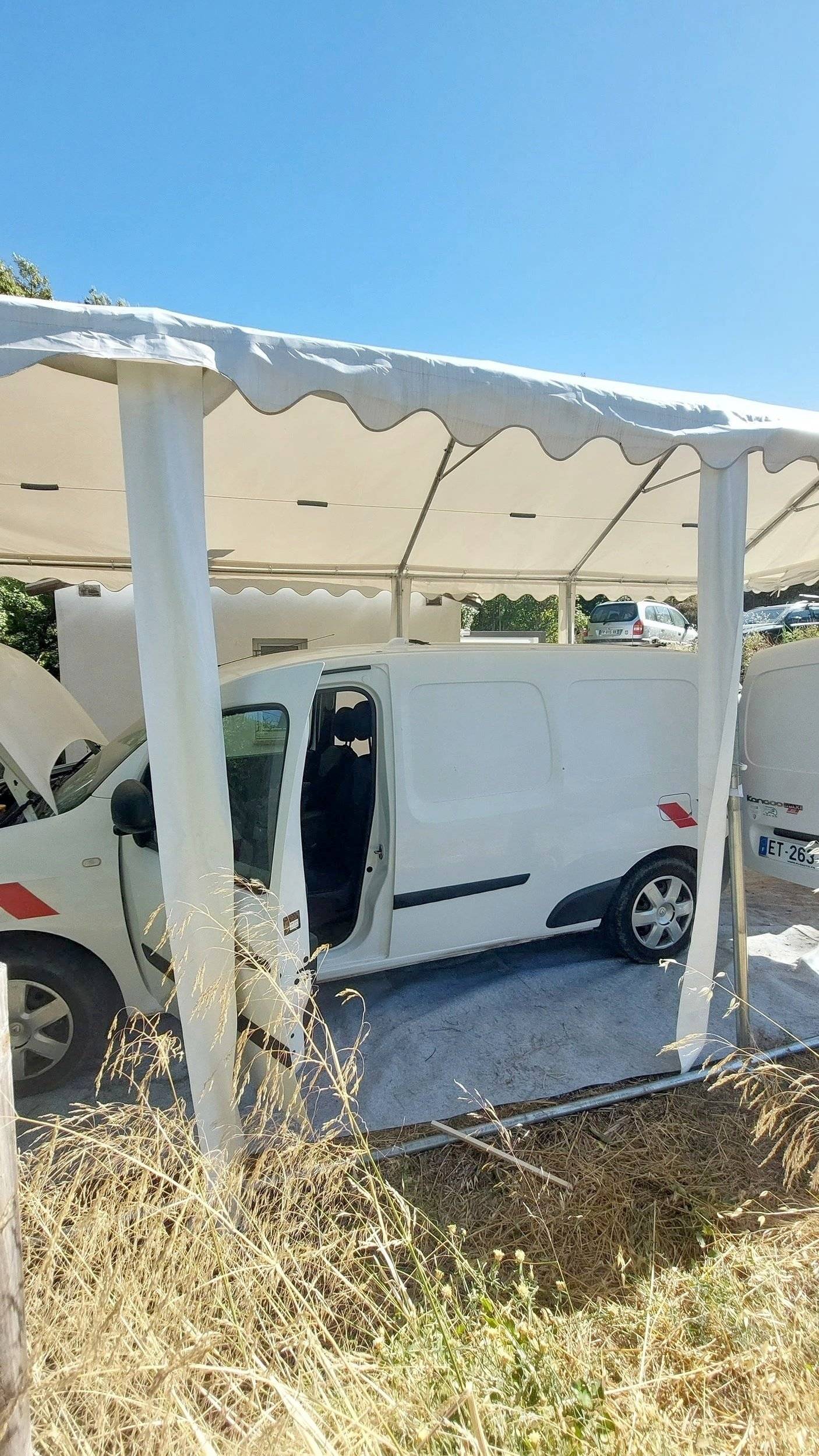 Vue avant de 3/4 Renault Kangoo Maxi - Yescapa