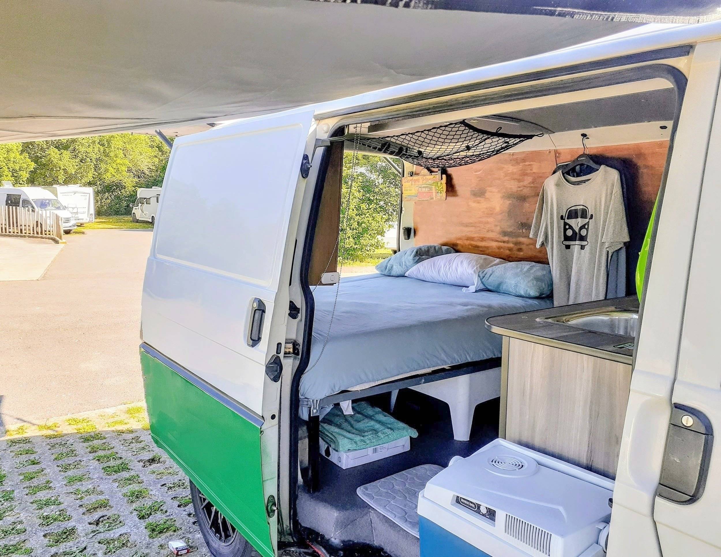 Menjador Volkswagen Transporter T4 - Yescapa