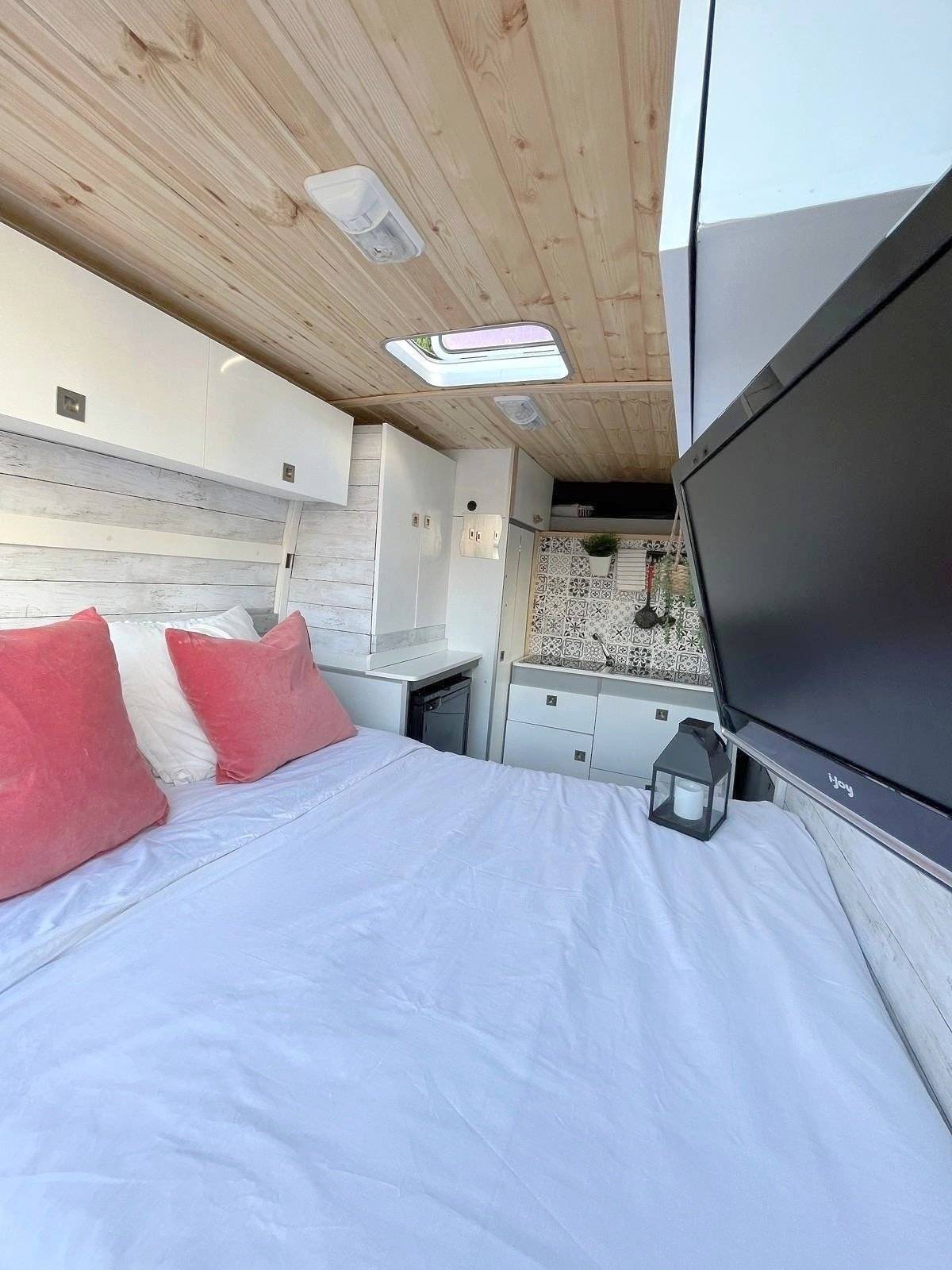Berth Citroën Jumper 2,5 TD - Yescapa