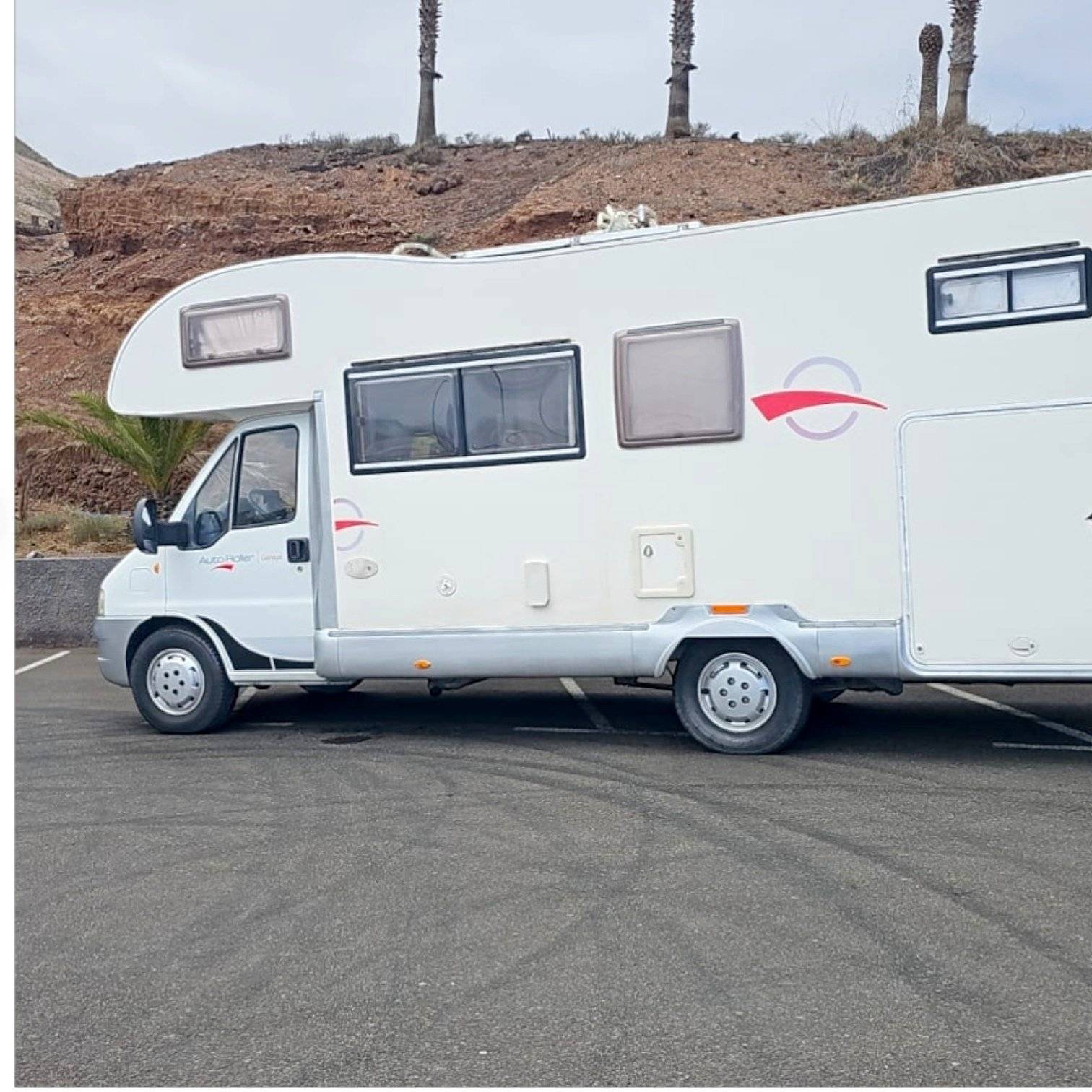 schräge Vorderansicht Fiat FIAT DUCATO - Yescapa