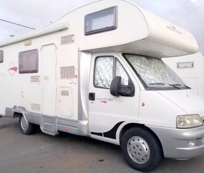 Vista frontale a ¾ Fiat FIAT DUCATO - Yescapa