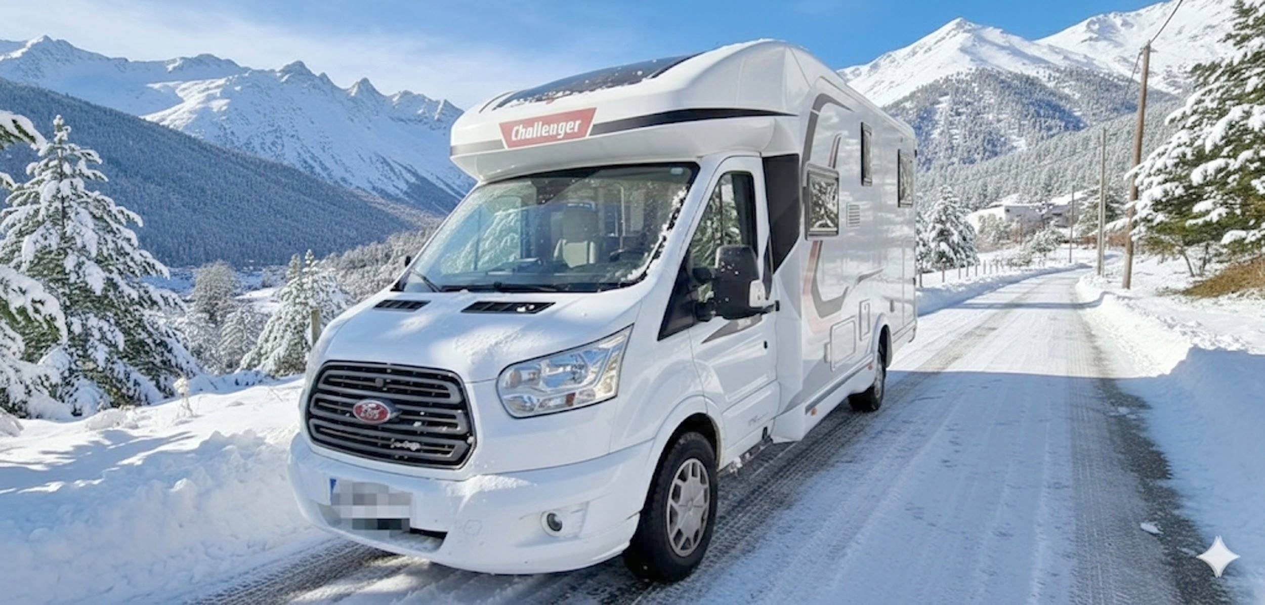 Voorkant 3/4 Ford Transit 2,0 l 170 ch - Yescapa