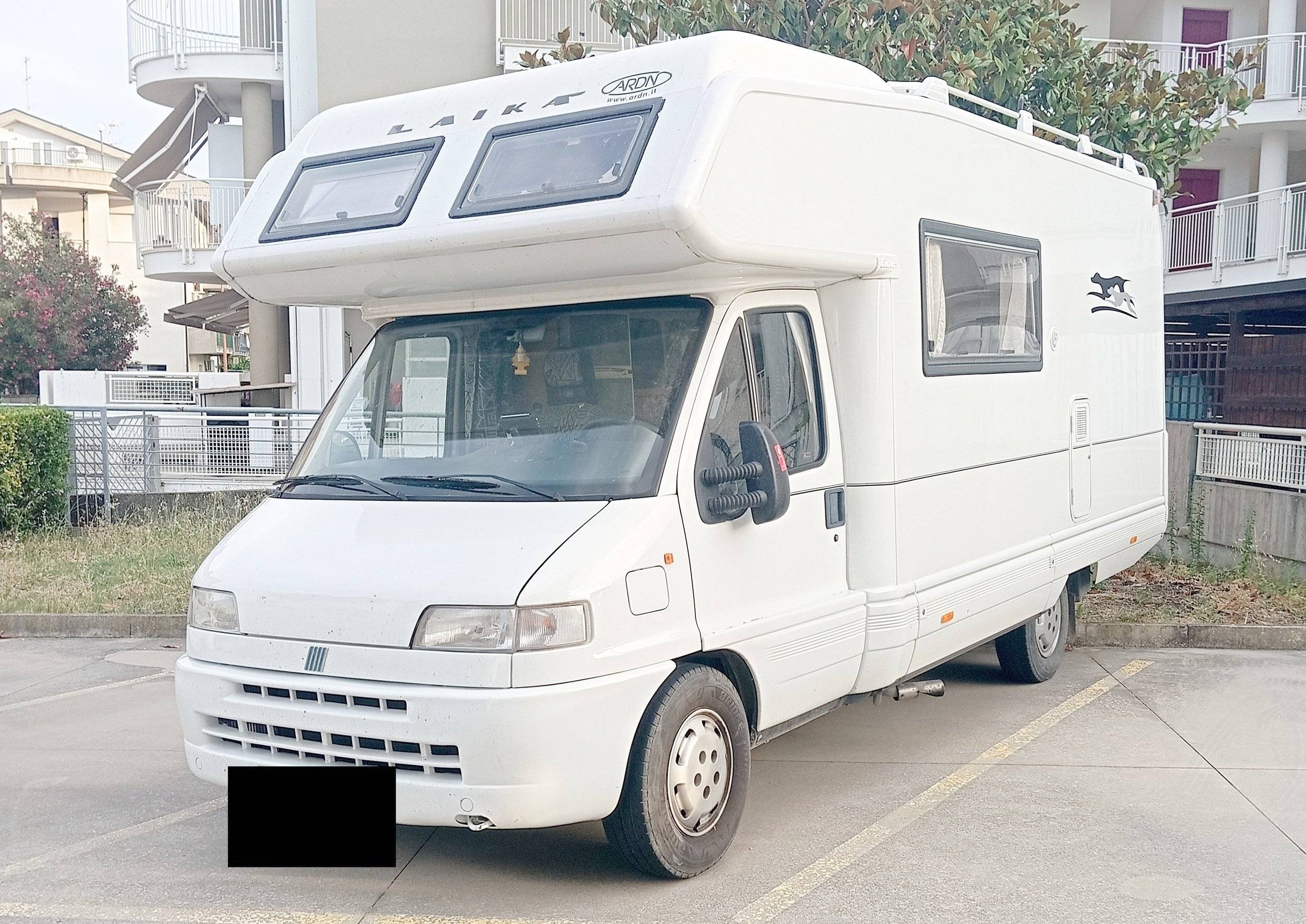 Vue avant de 3/4 Fiat Ducato 2.8 130 cv - Yescapa