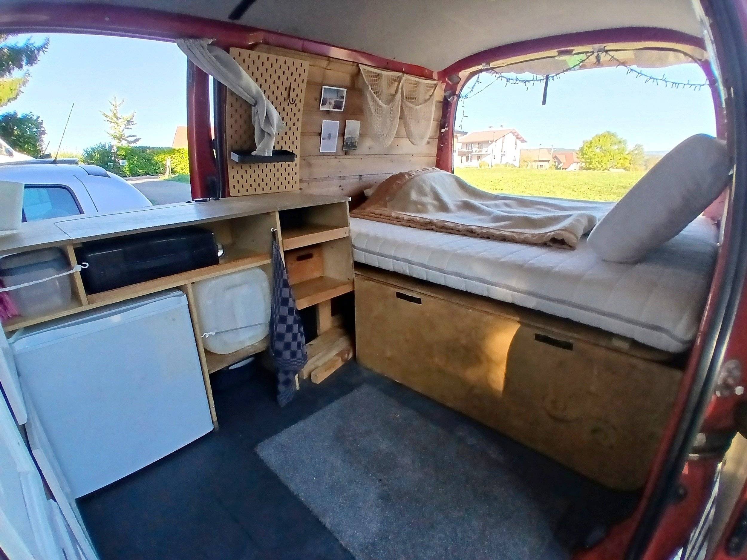 Berth Toyota Hiace - Yescapa