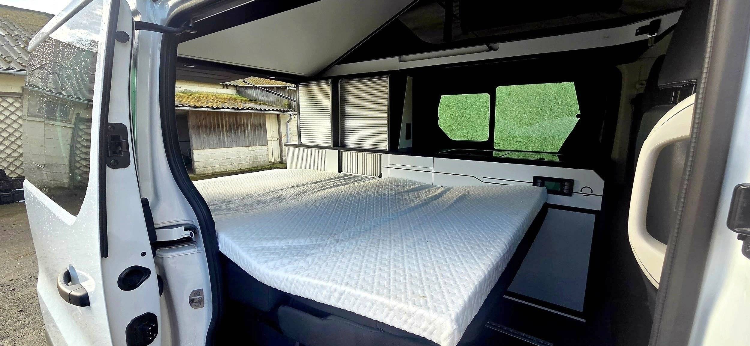 Schlafplätze Renault Traffic 3 2L Dci 150cv - Yescapa