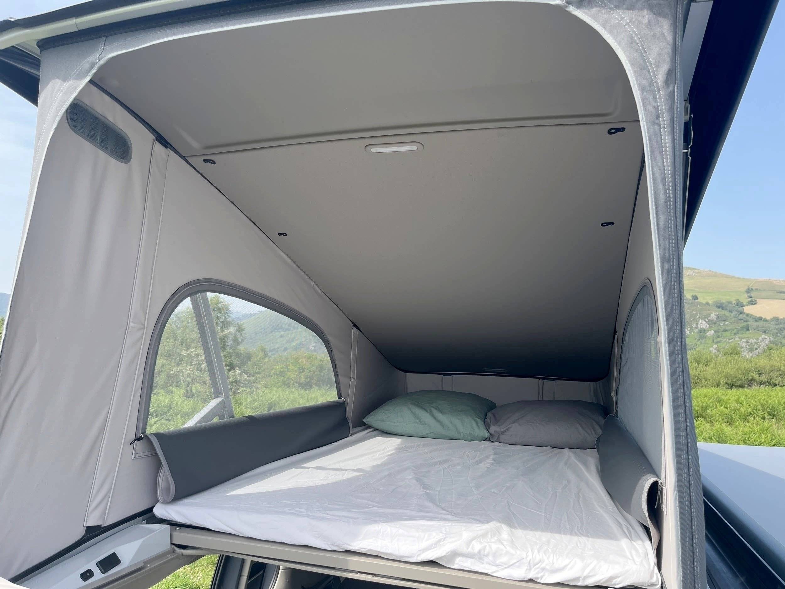 Couchages Volkswagen California T7 DSG Coast - Yescapa