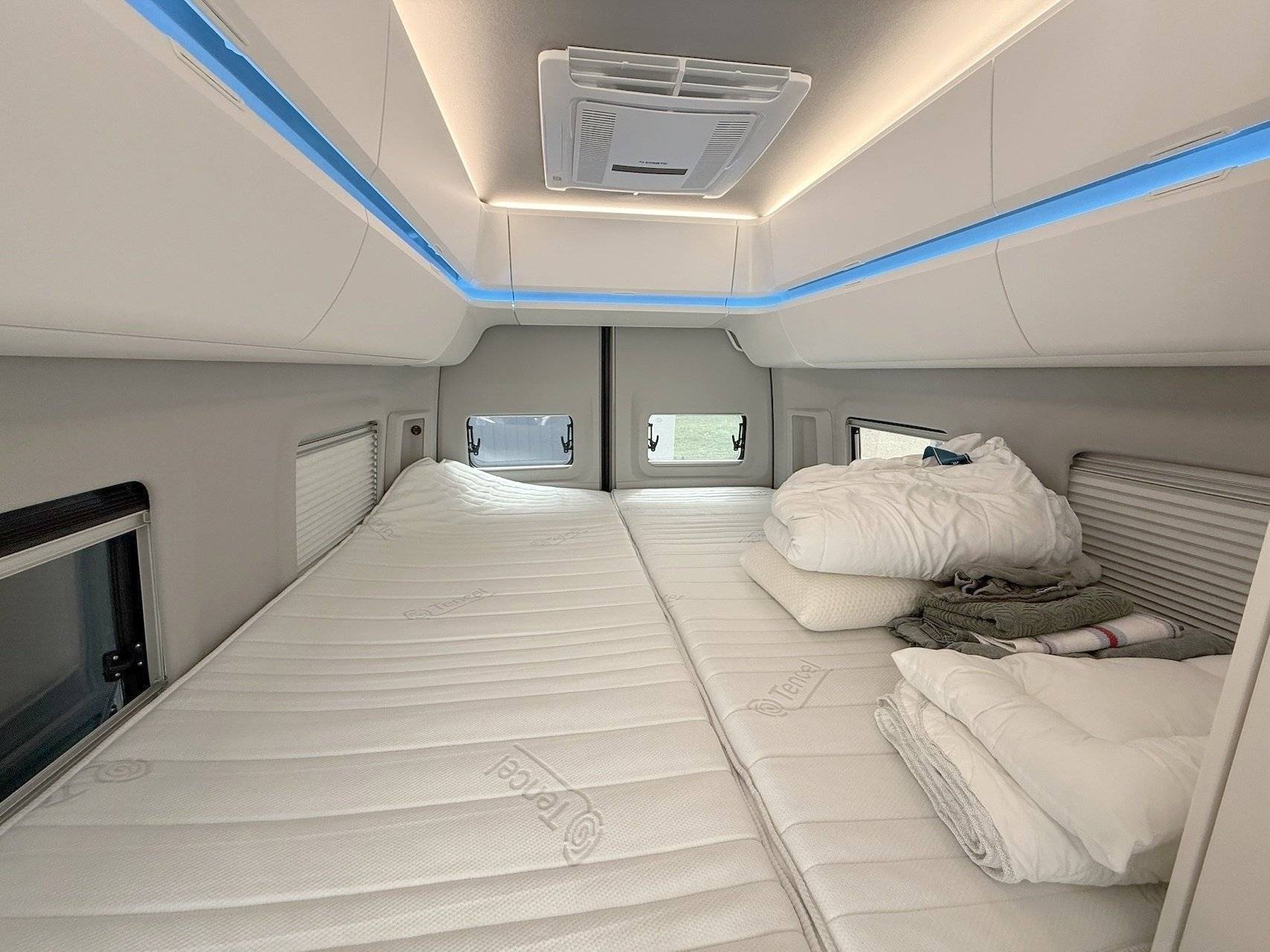 Plazas en cama Volkswagen Grand California 680 - Yescapa