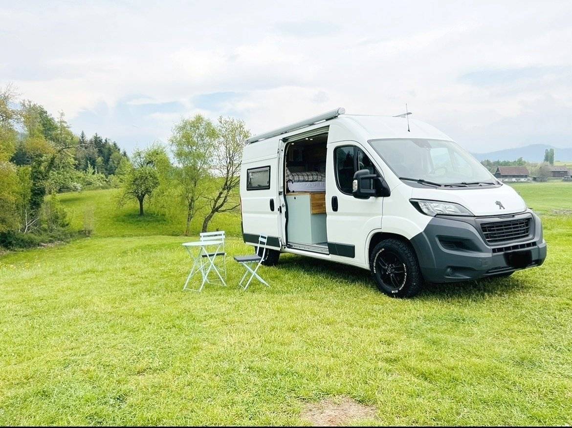 Location van aménagé suisse deals
