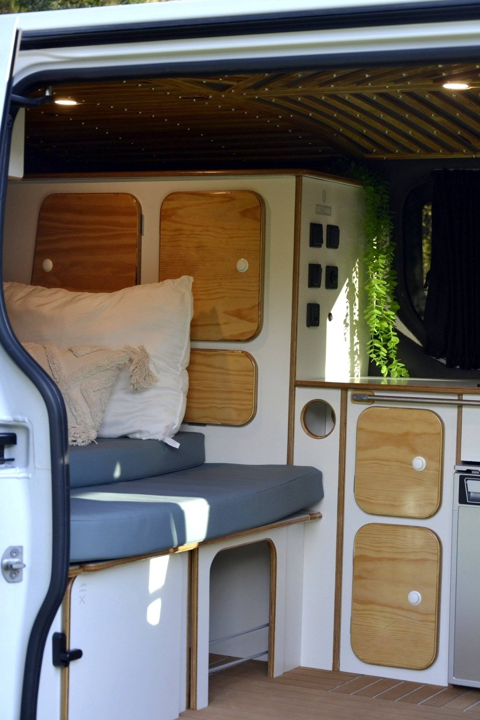 Camper Track Van