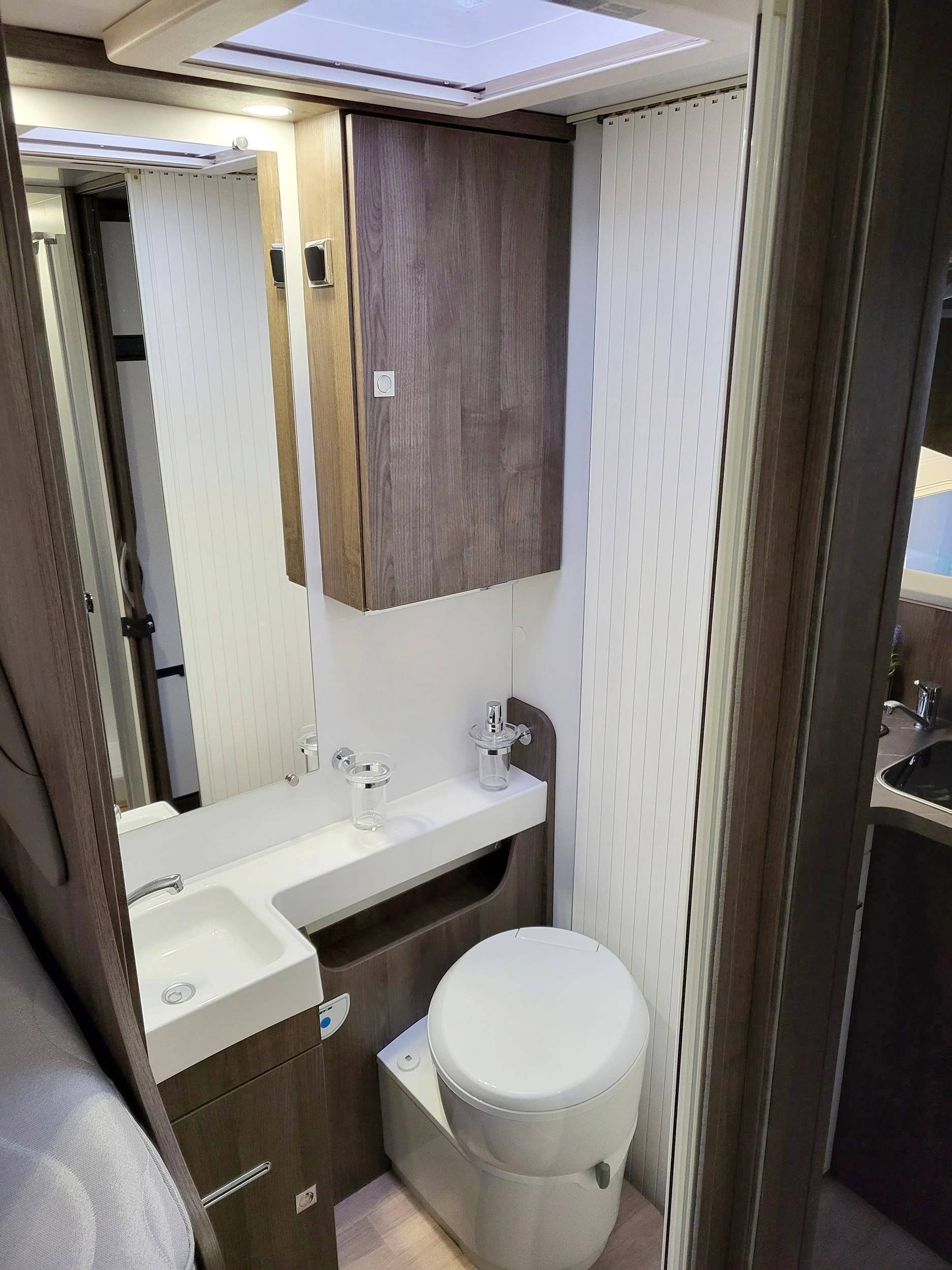 Benimar Cocoon 463 automaat