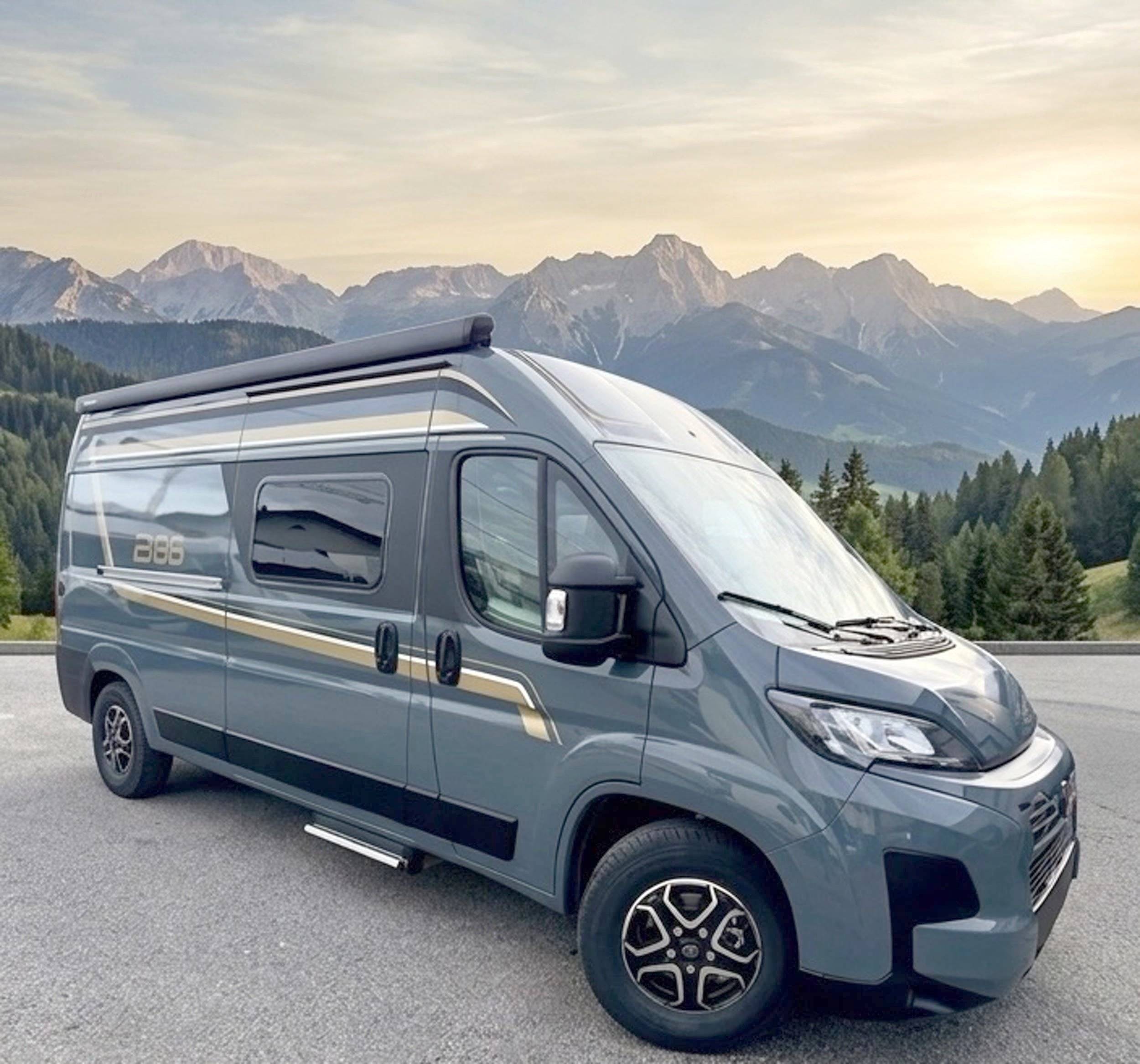 Vista del vehicle angle davanter Fiat Ducato 2,2 140cv - Yescapa