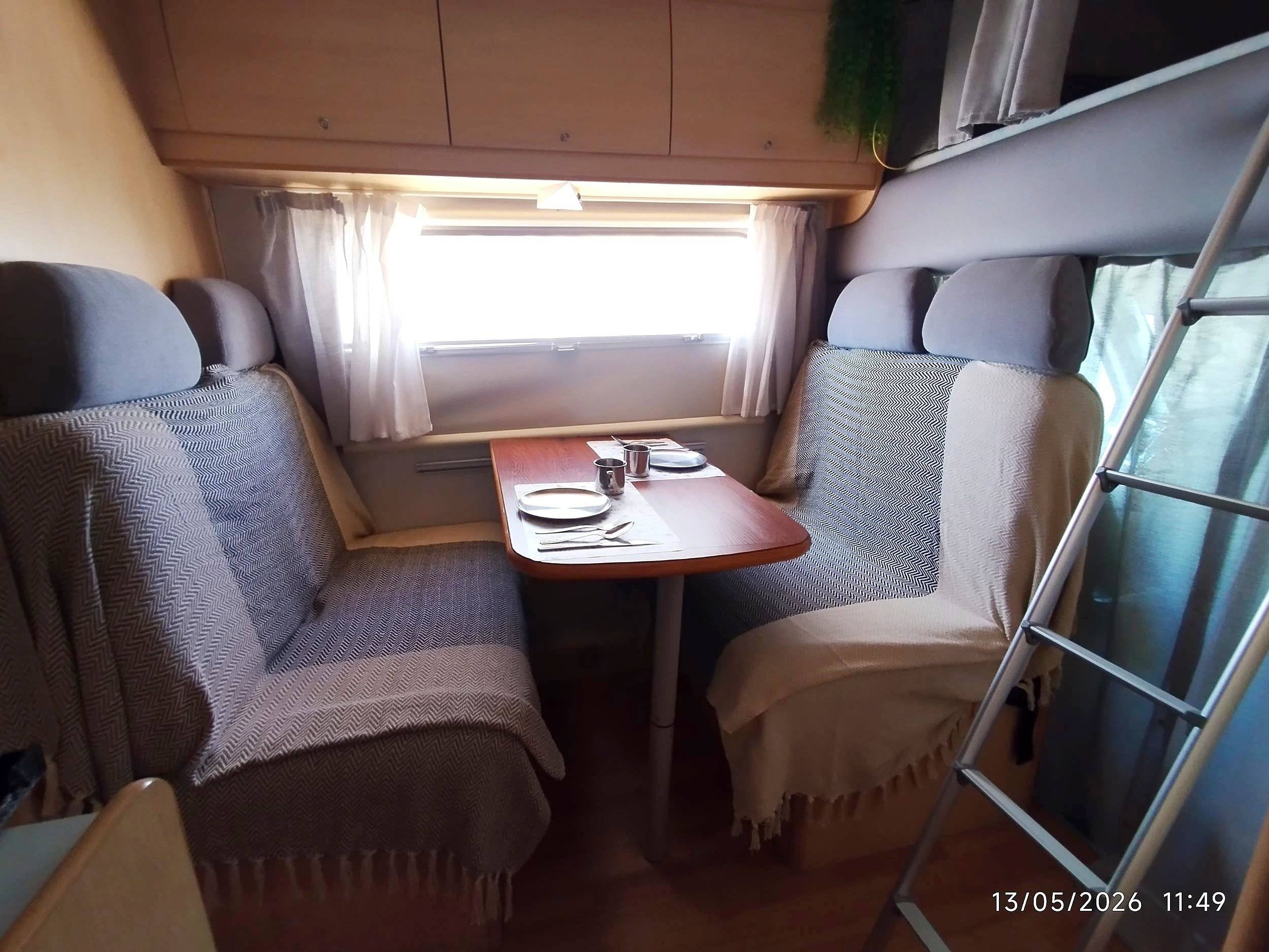 Dinette Fiat ducato 2,8 htdi - Yescapa
