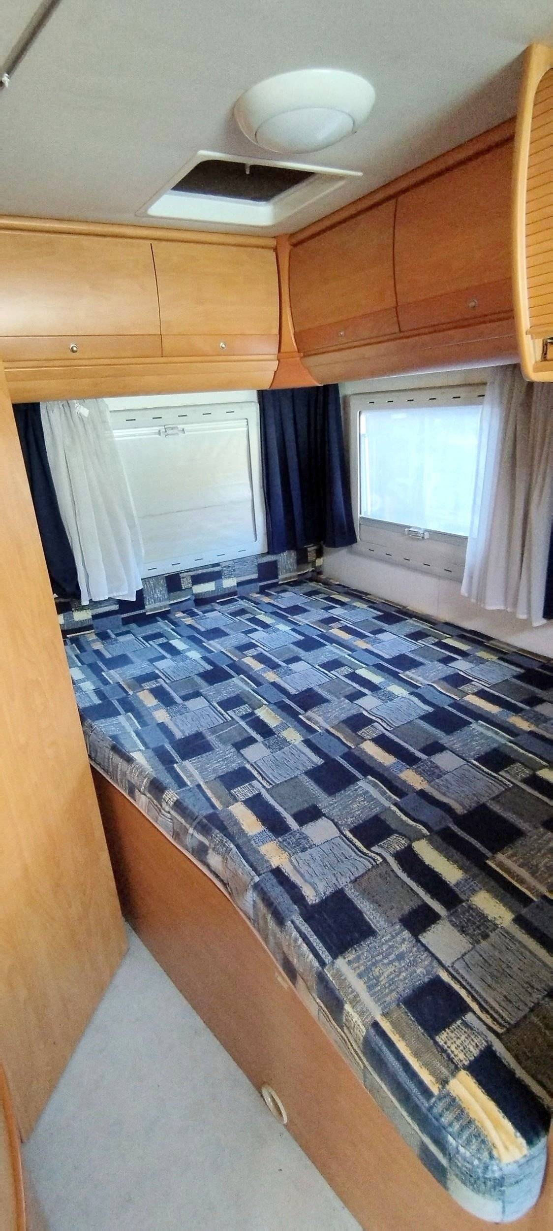 Slaapplaatsen Fiat DUCATO 2,8 JTD - Yescapa