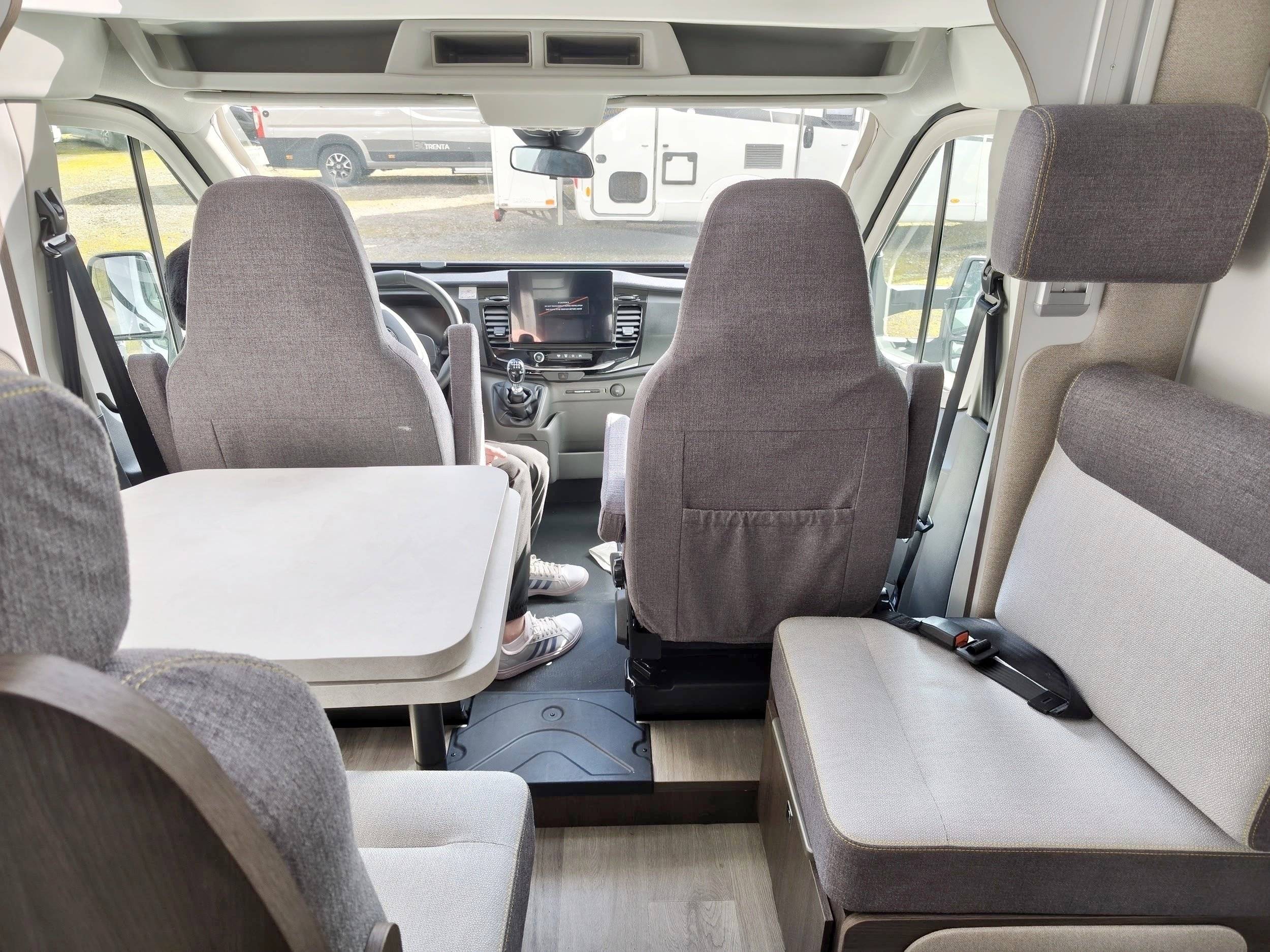 Menjador Ford Transit 2,0 l 170 ch - Yescapa