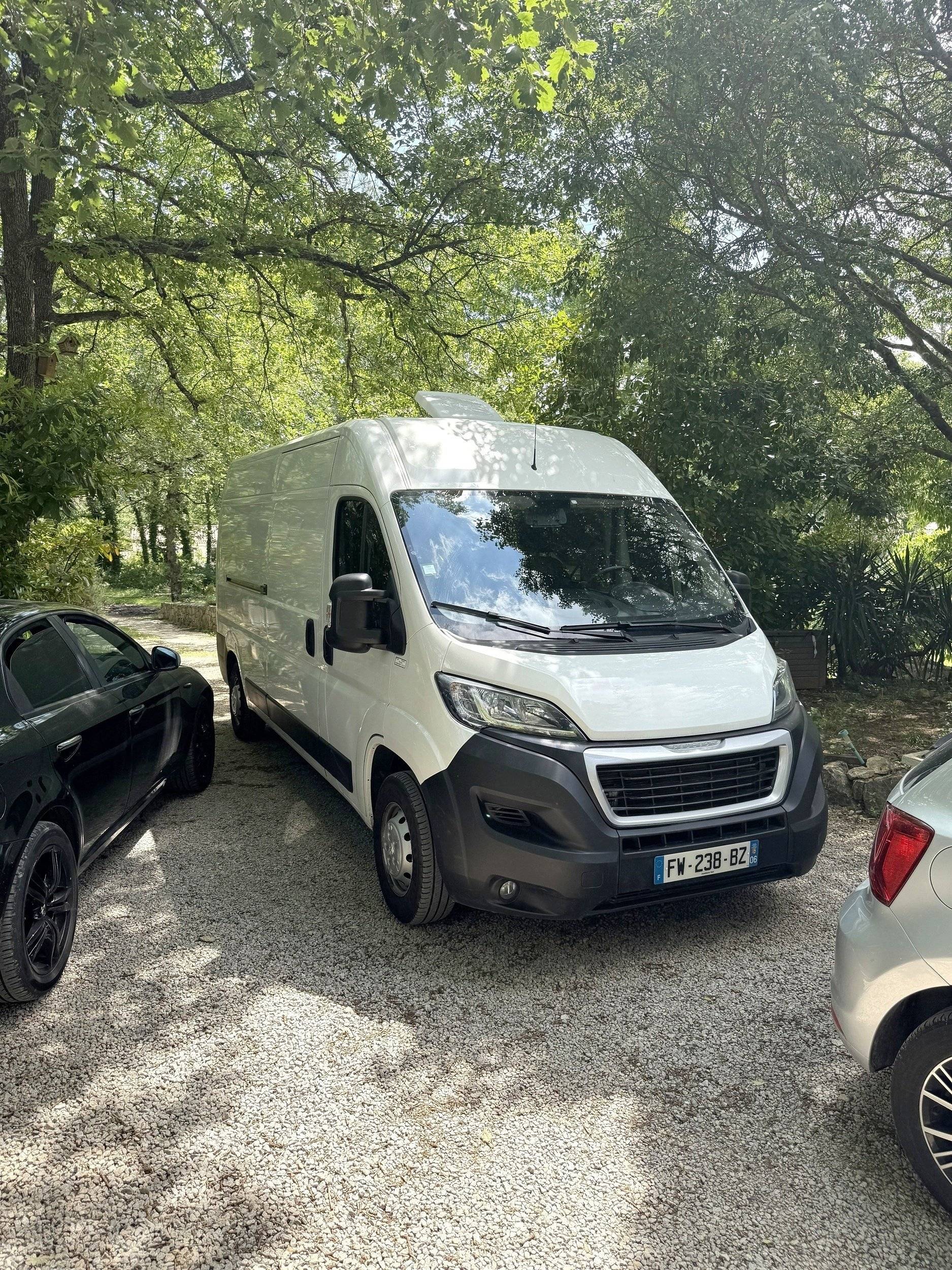 Voorkant 3/4 Peugeot Peugeot boxer - Yescapa