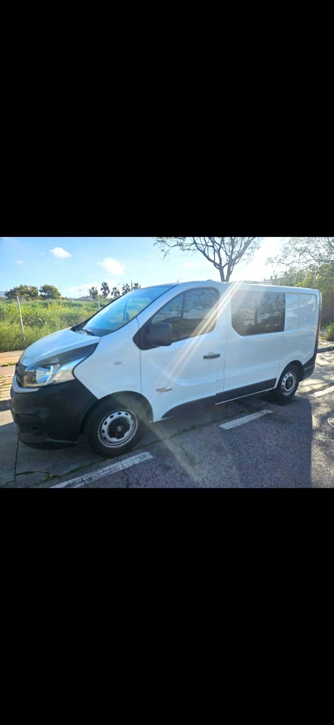 Vista del vehicle angle davanter  - Yescapa
