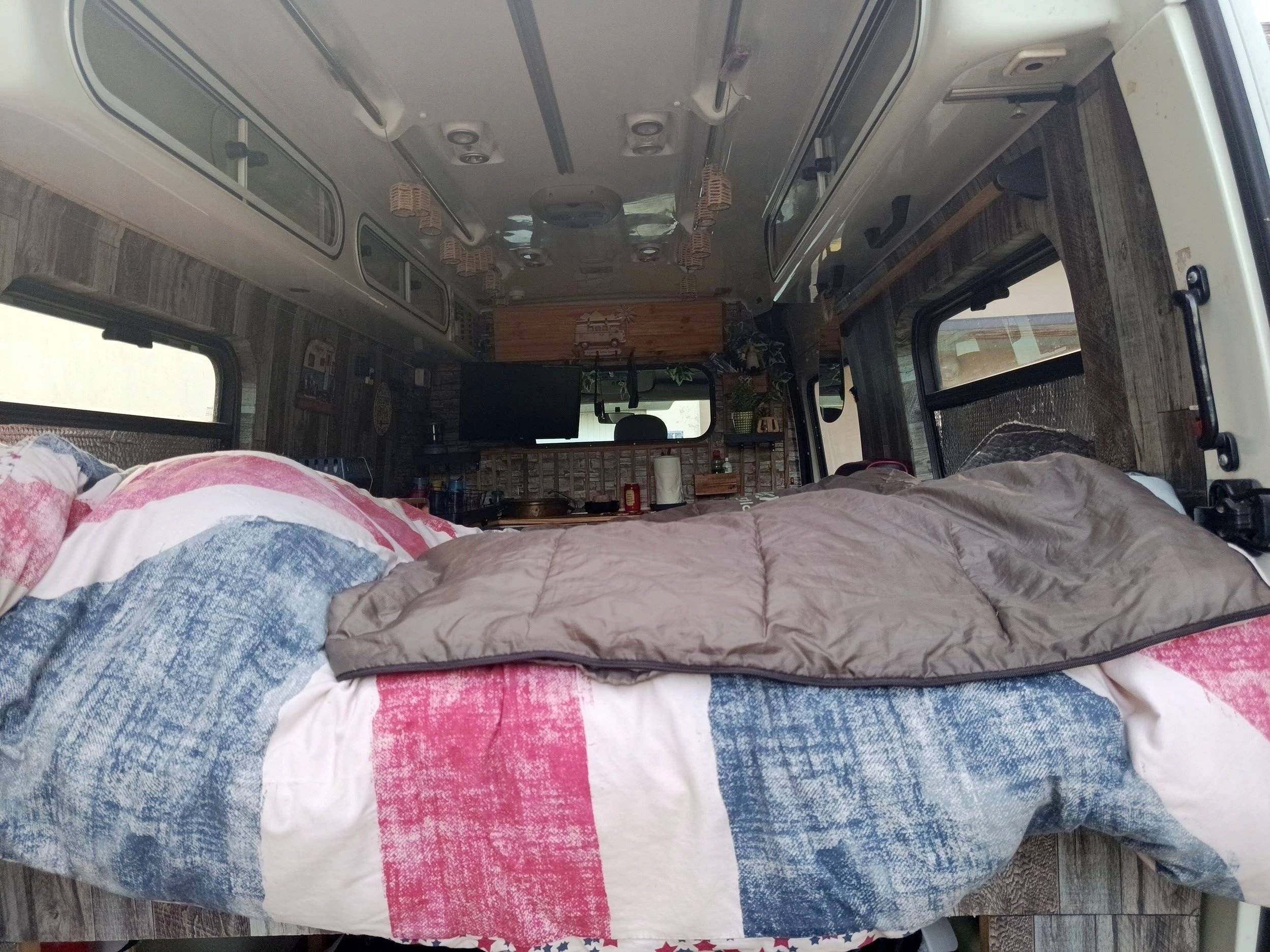 Berth Renault Master 2,5 l dCi 120 ch. - Yescapa