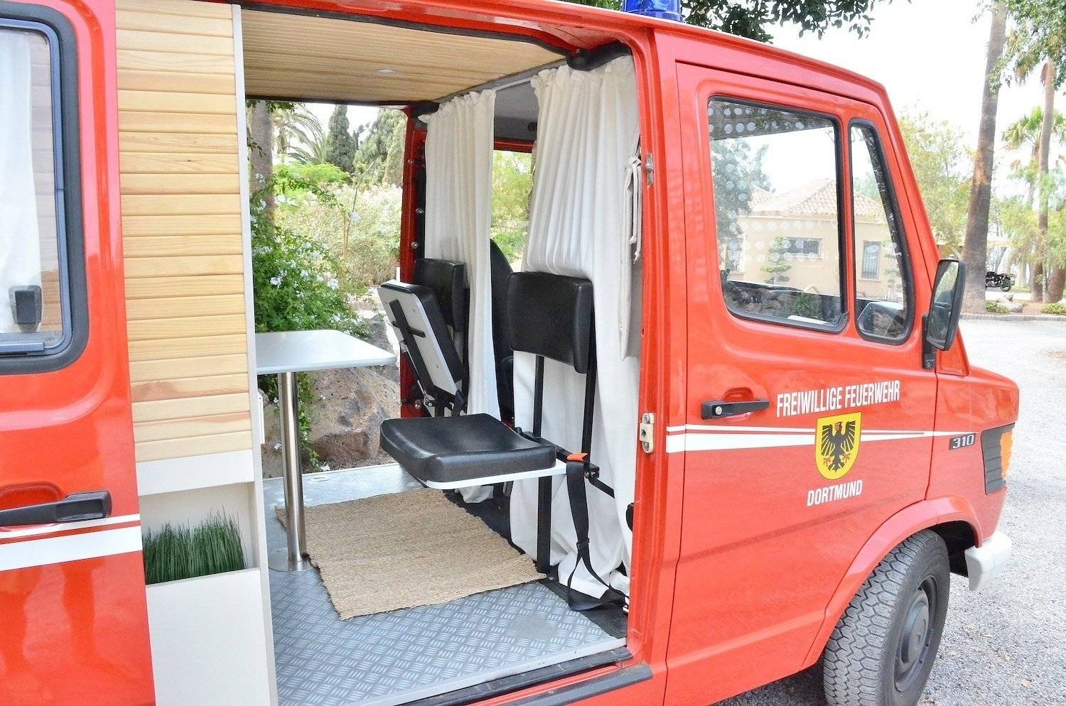 Mercedes T1 310 "Conny"