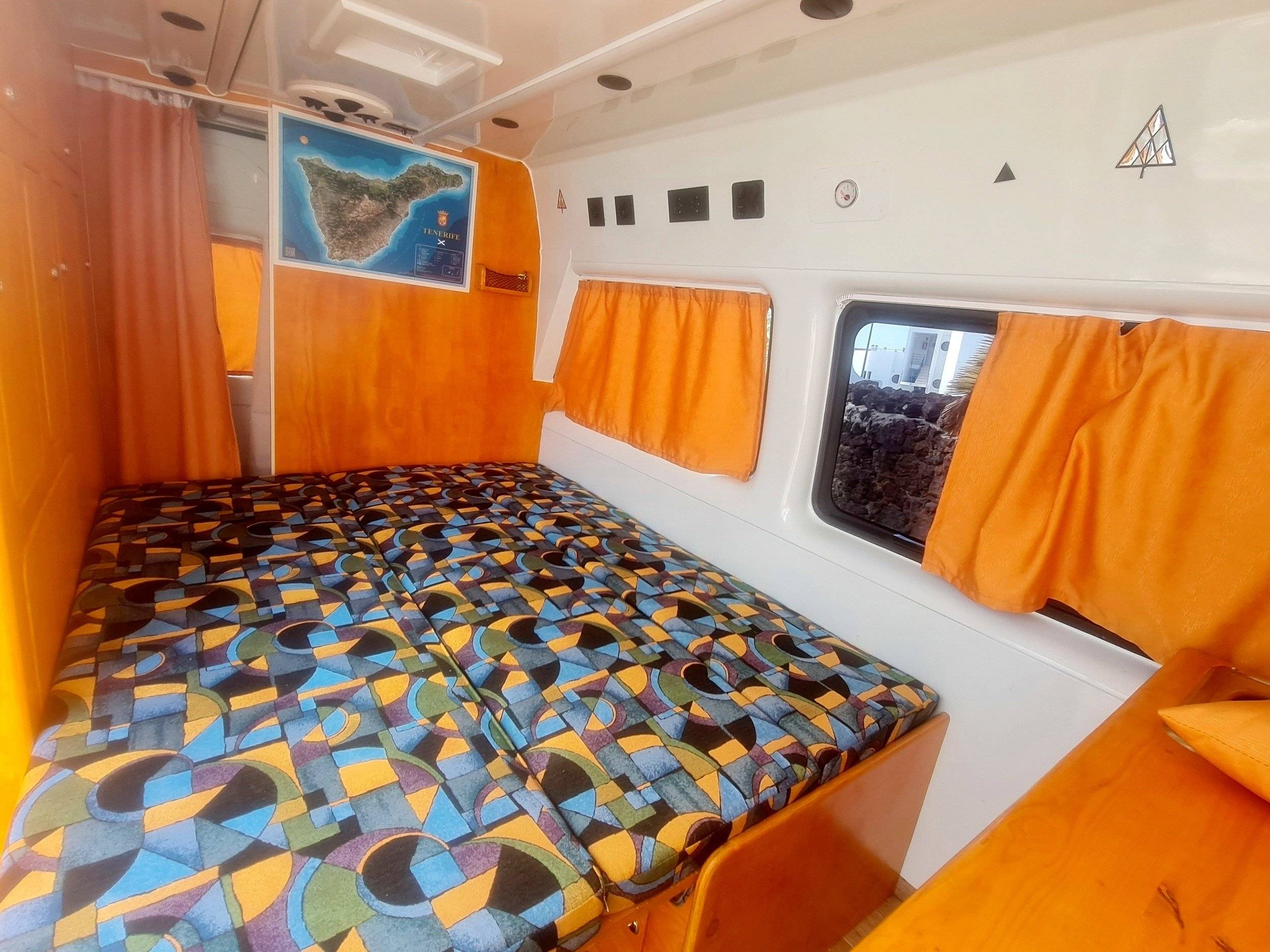 Couchages Ford Transit 2,2 l 140 ch - Yescapa