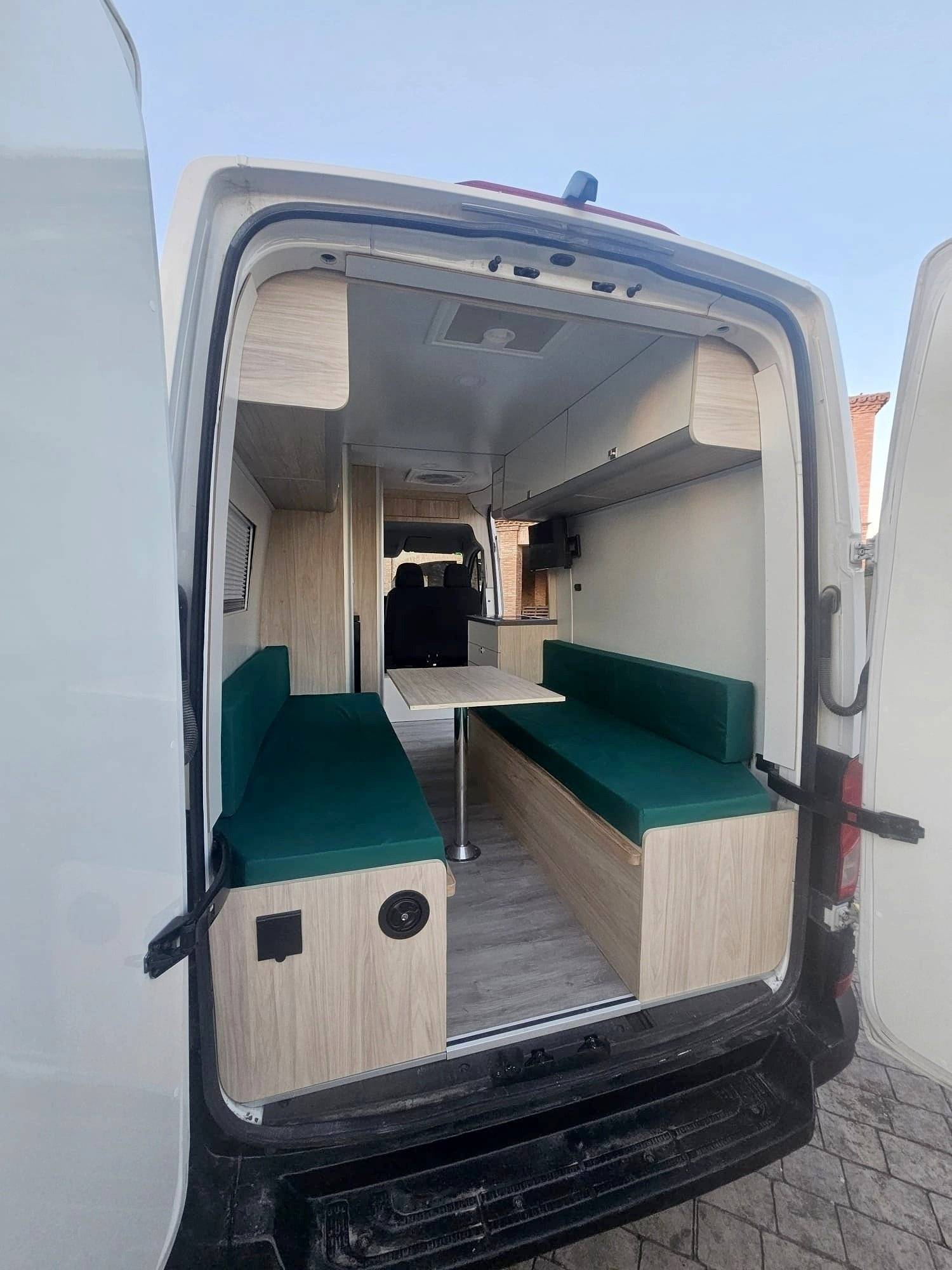 Adria 2,0 l 140 ch