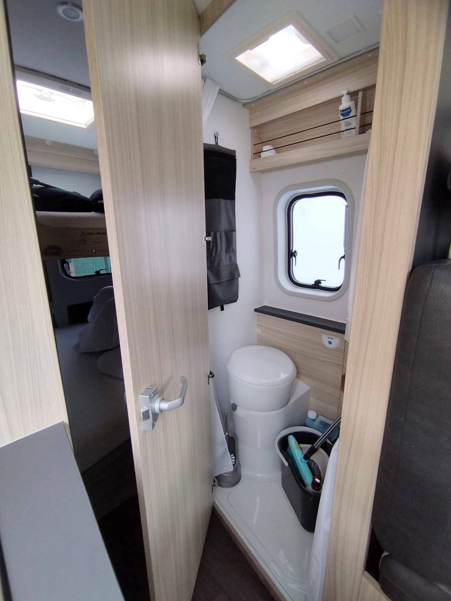 Sun Living V60 SP Family