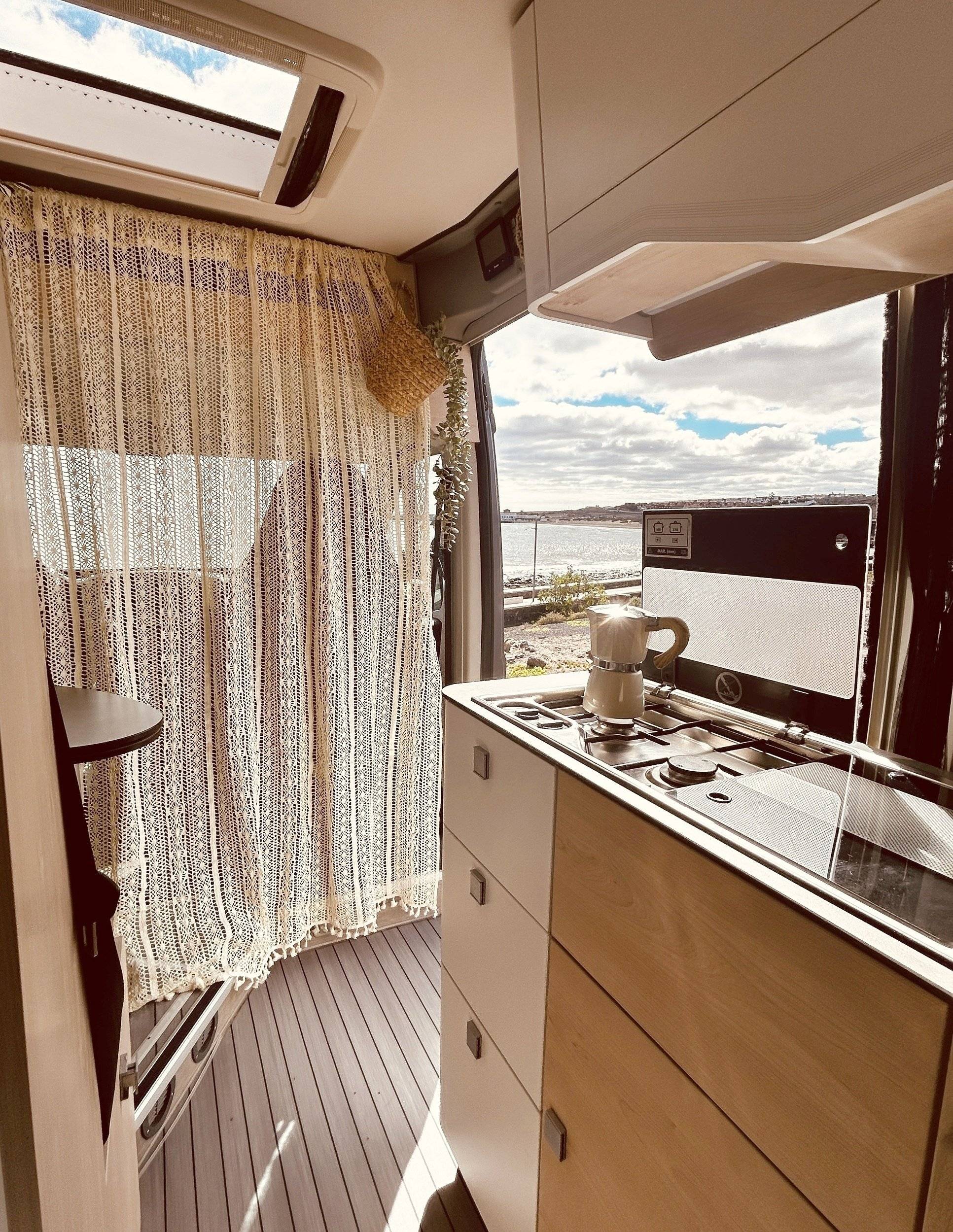 Jumper Desert Island