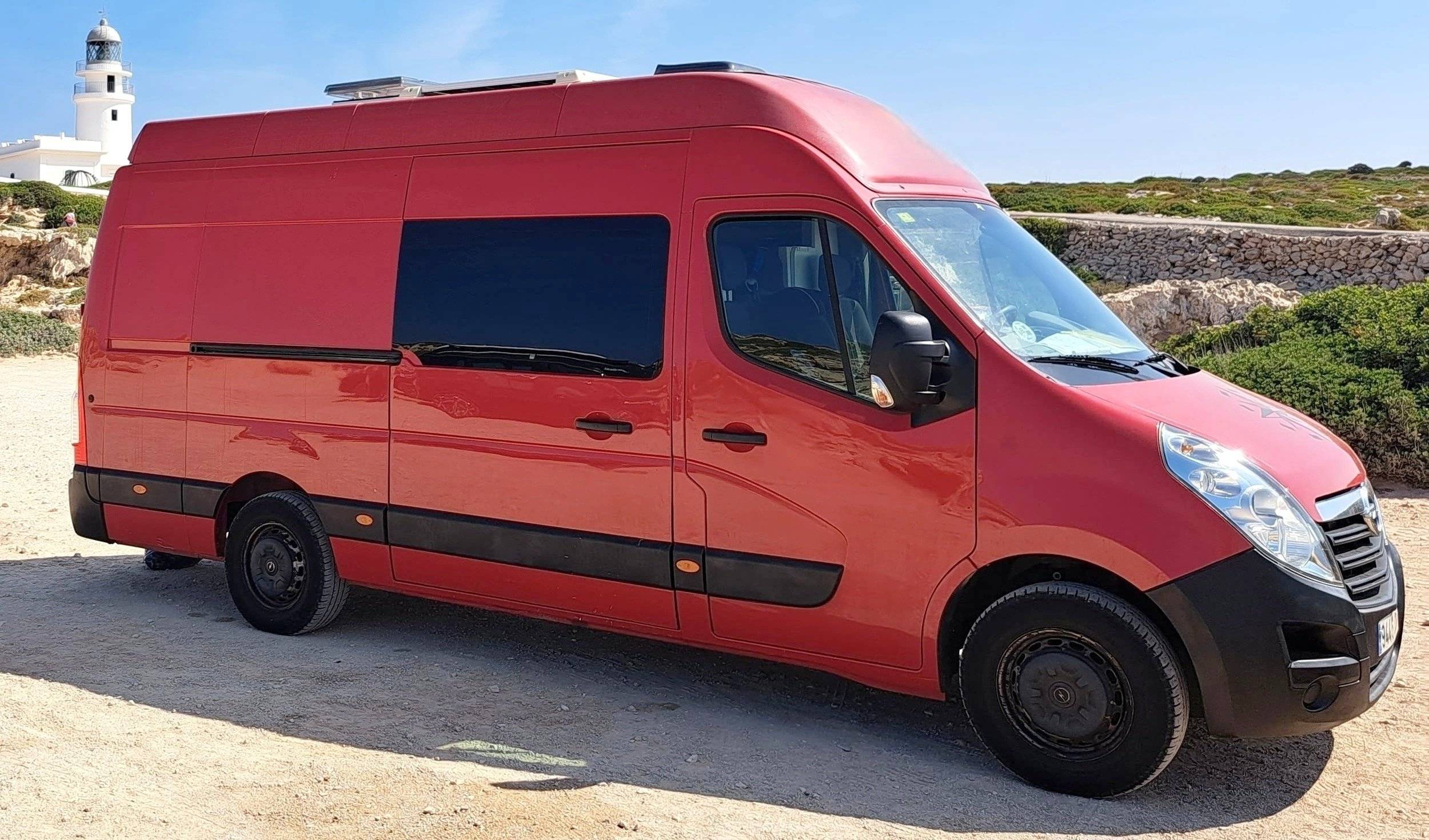 Voorkant 3/4 Opel Movano - Yescapa