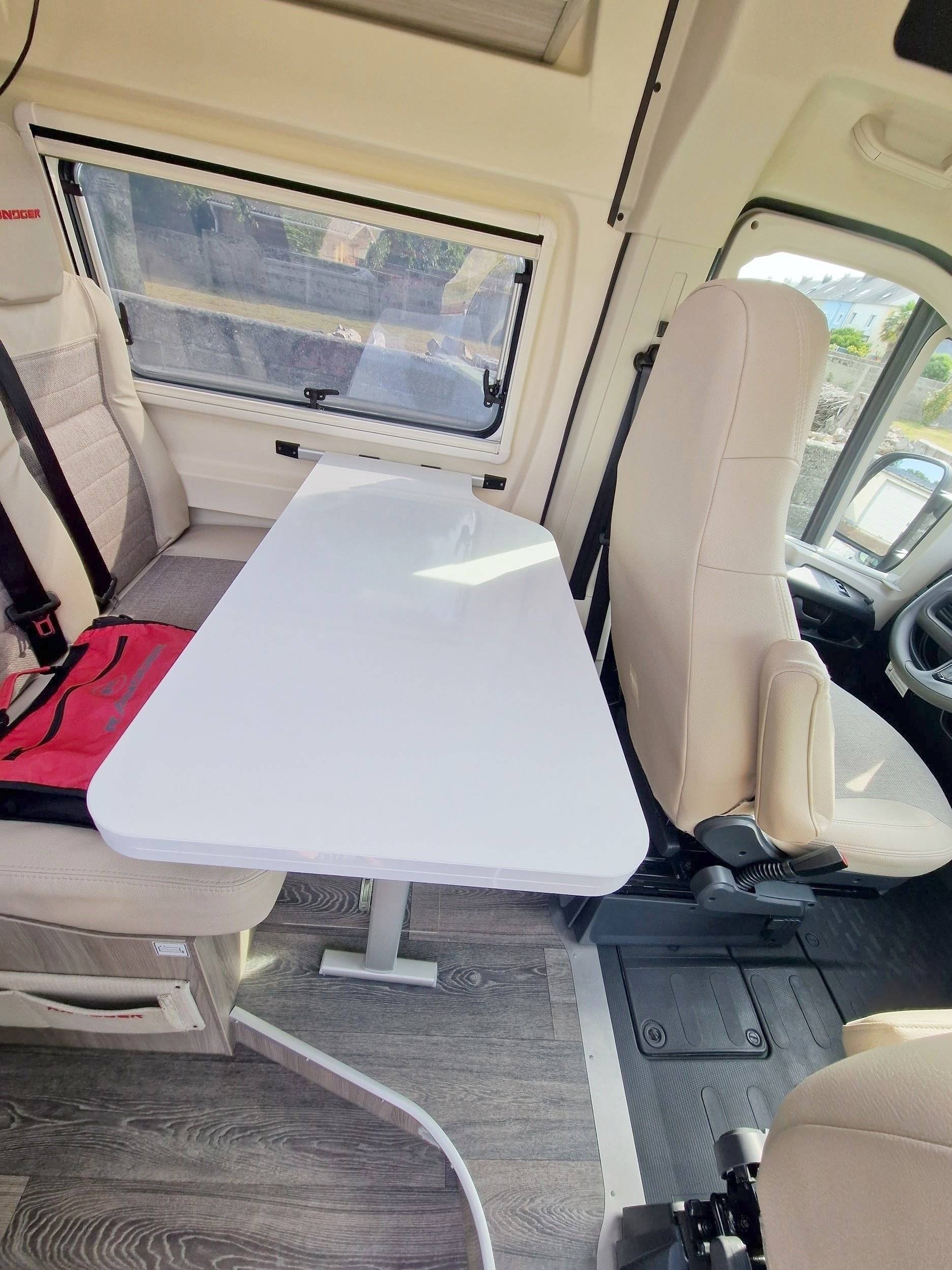 Dining Area Fiat ducacto 2026 2.2l 140cv - Yescapa