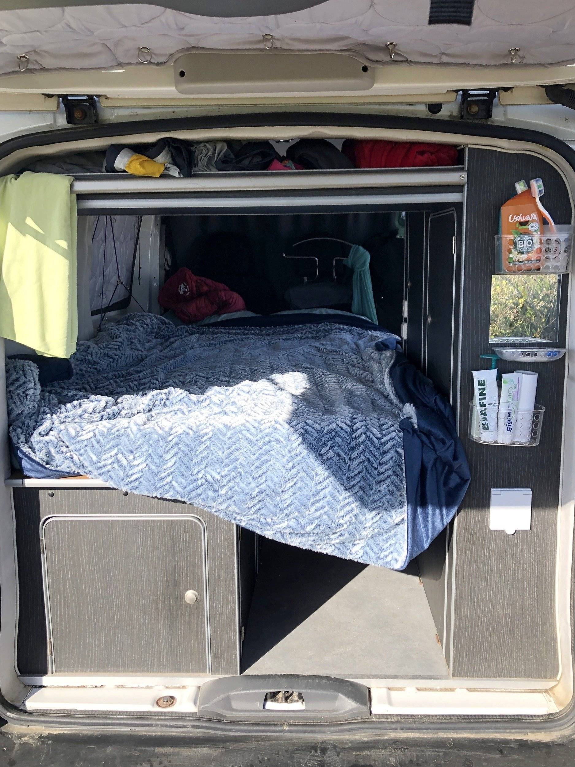 Couchages Citroën Jumpy 2,2 l 120 ch - Yescapa