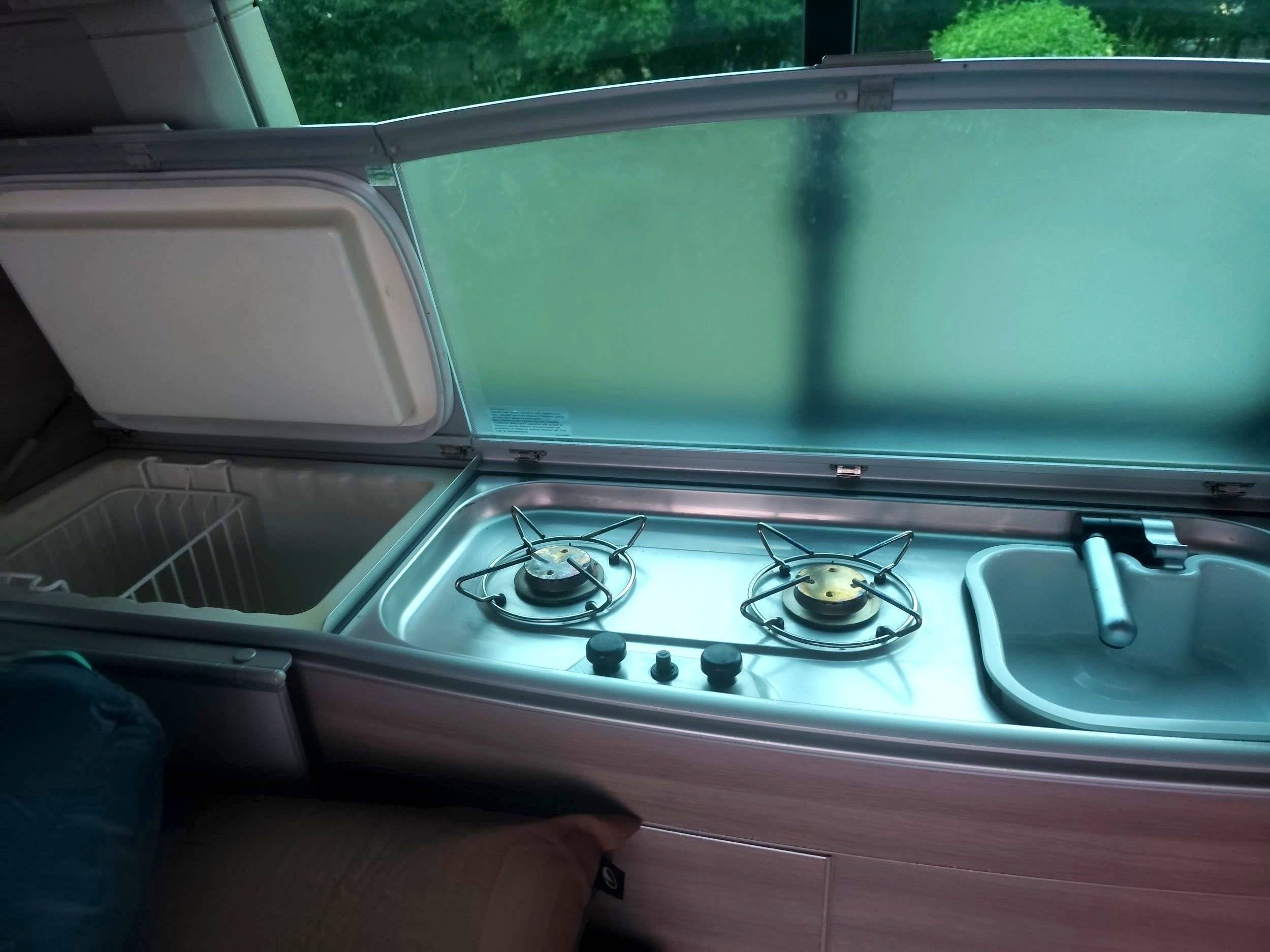 Área de jantar Volkswagen 2,0 l 140 ch - Yescapa
