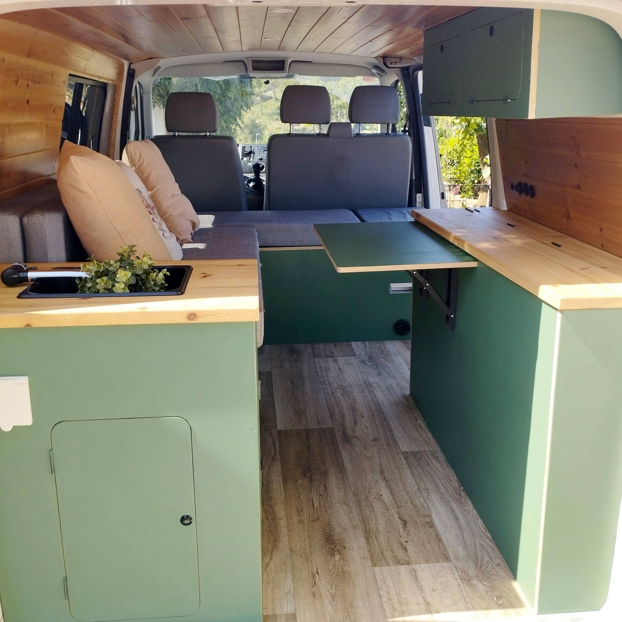 Volkswagen Transporter T5 2.5TDI