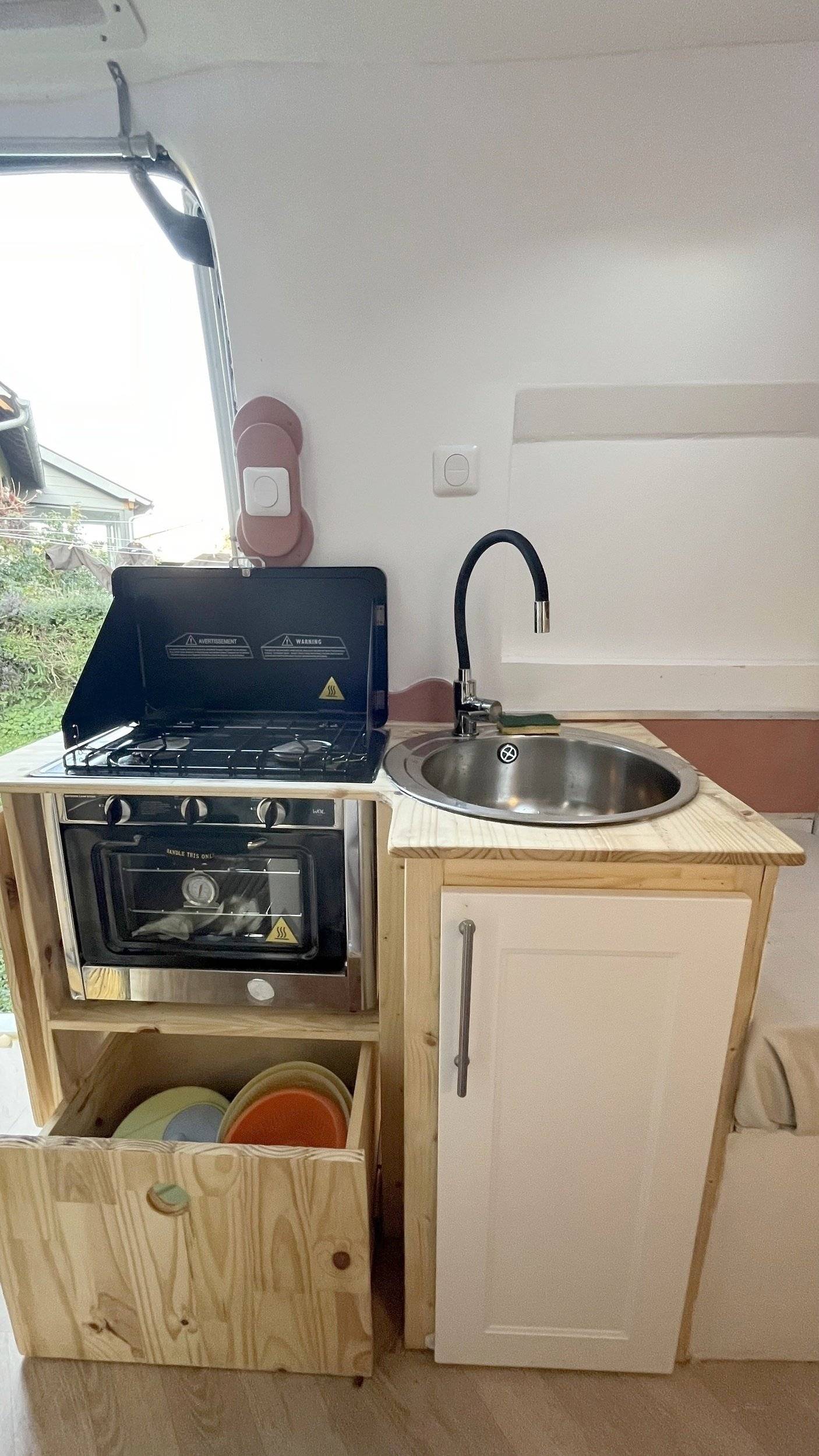 Coin cuisine Renault Master 2,5 l dCi 100 ch. - Yescapa